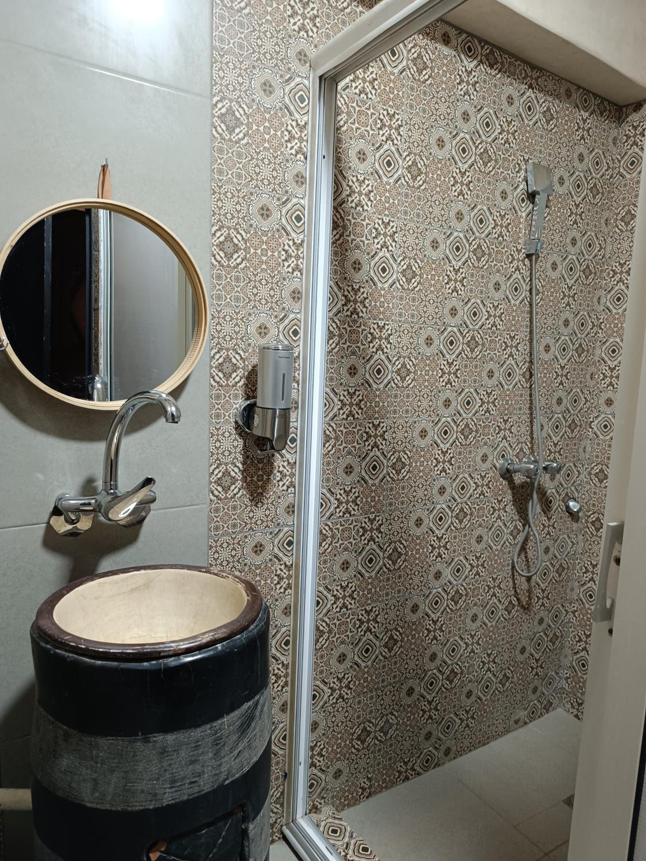 Twin Room - Photo 3