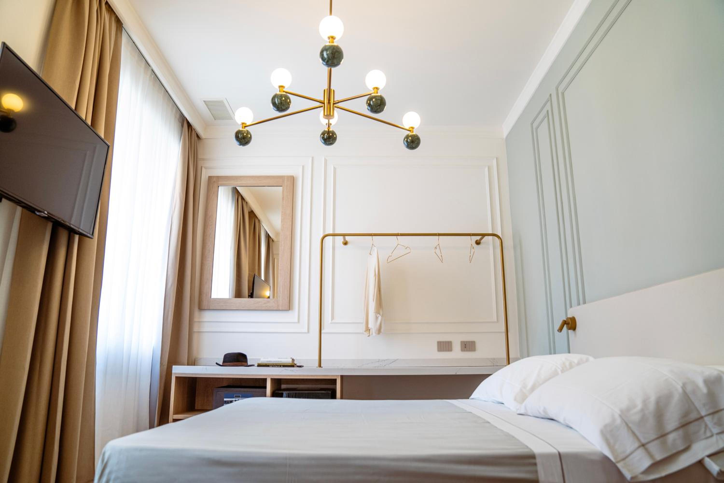 Superior Double Room - Photo 3