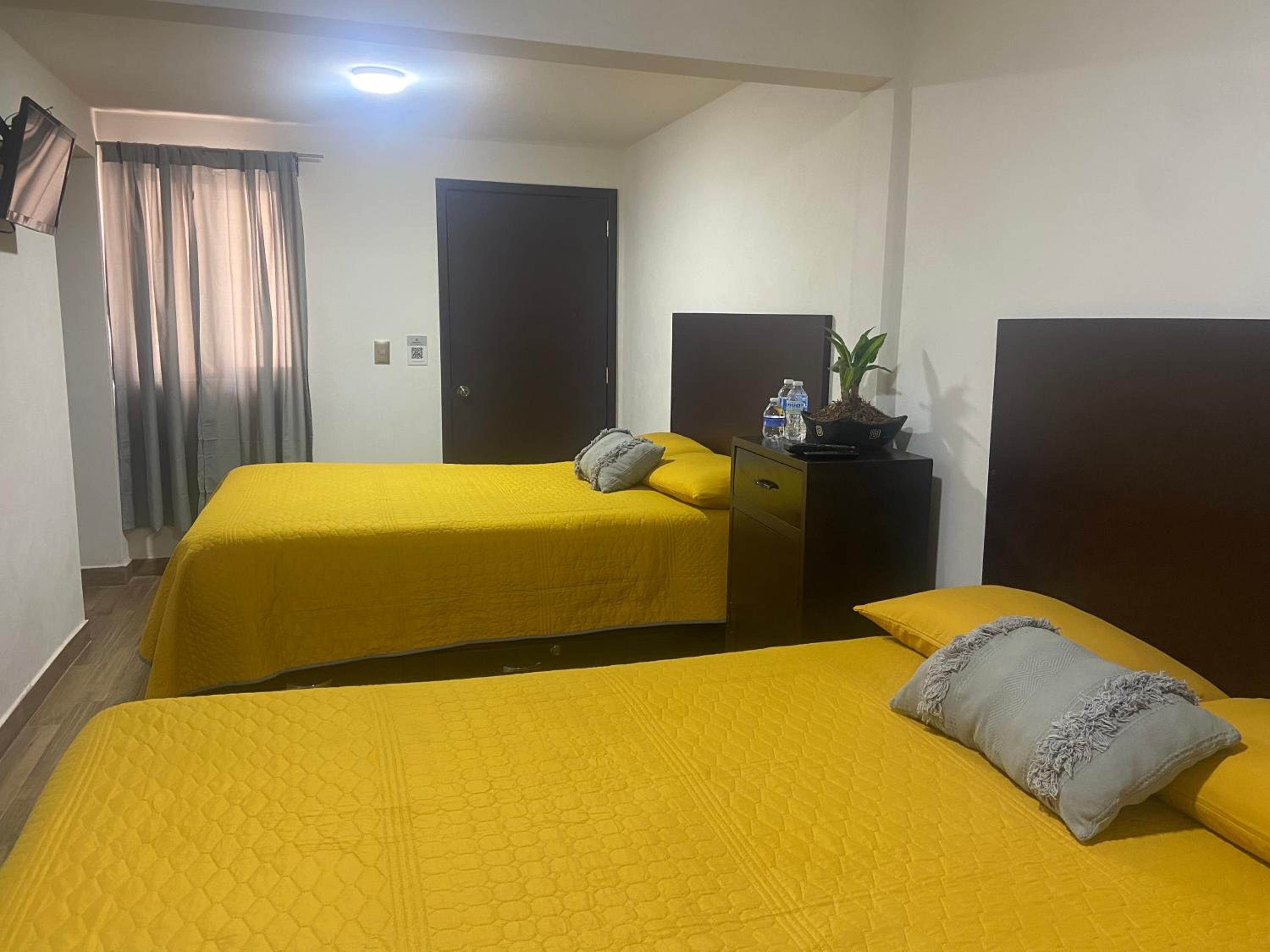 Double Or Twin Room With Private Bathroom photo 3