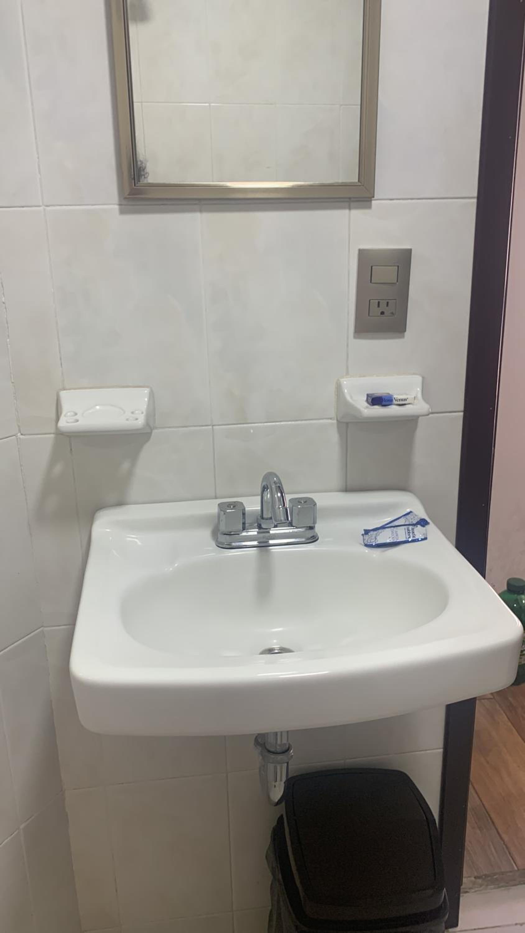 Double Or Twin Room With Private Bathroom photo 2