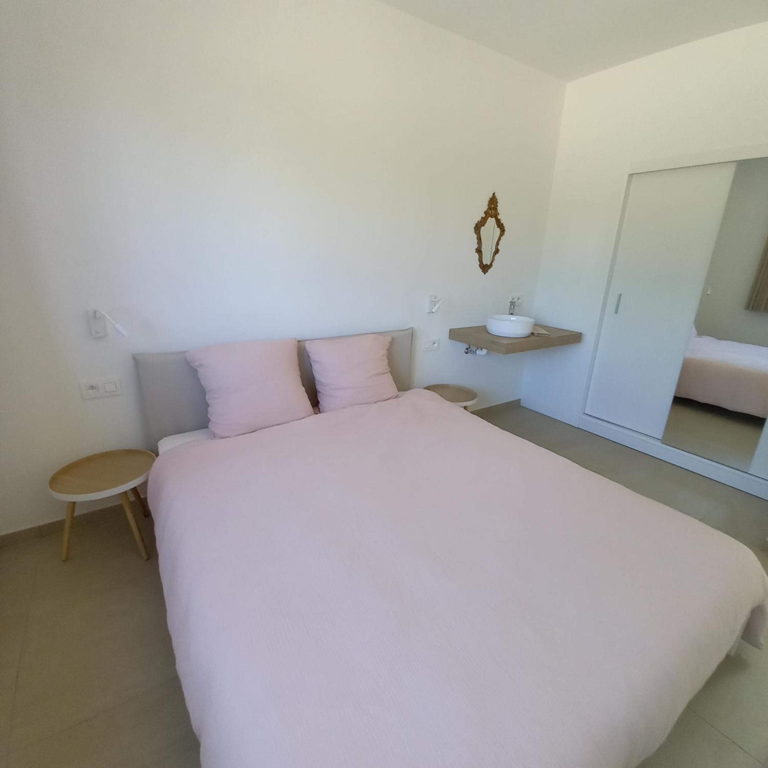 Three-Bedroom House photo 3