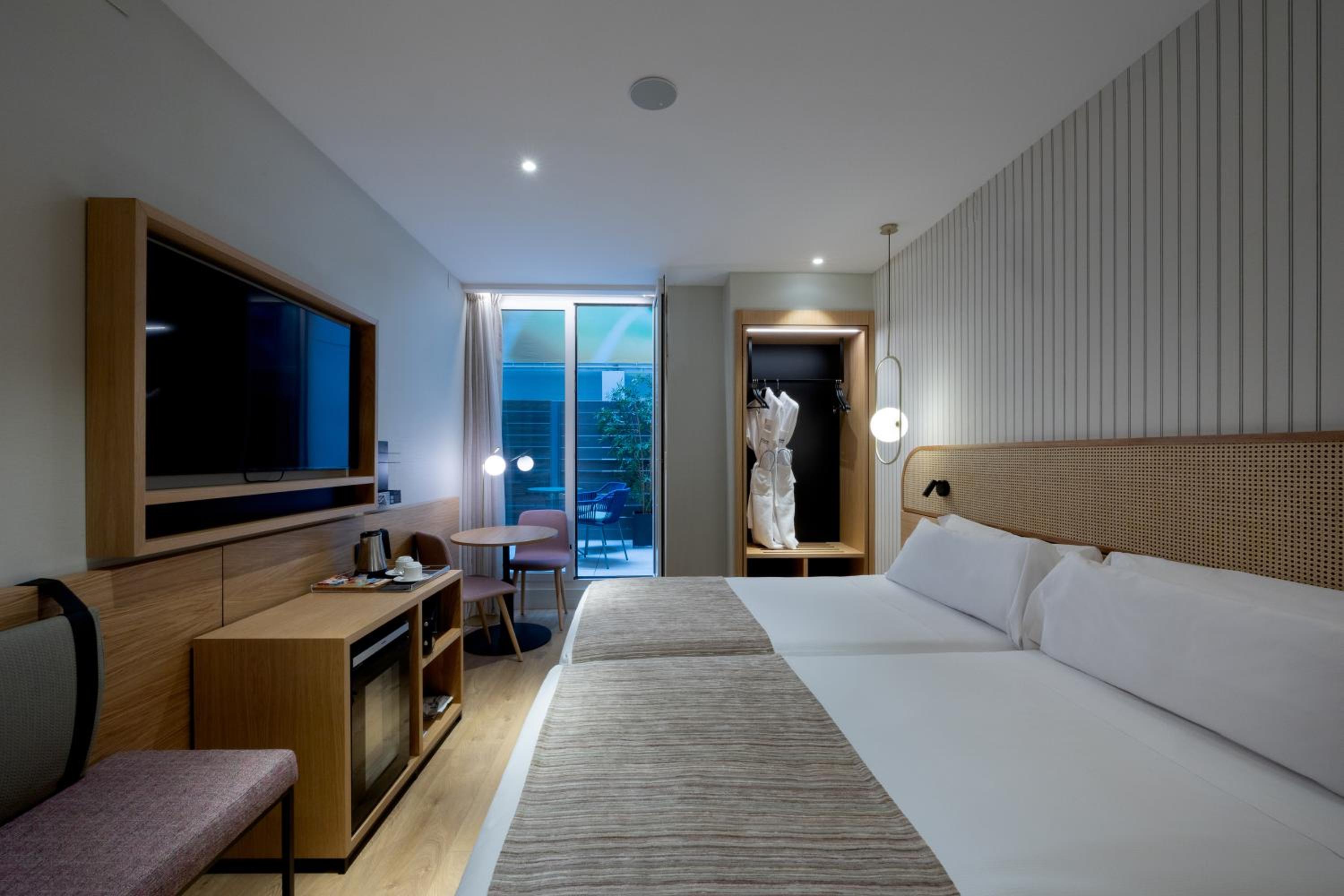 Double or Twin Room with Balcony or Terrace photo 3