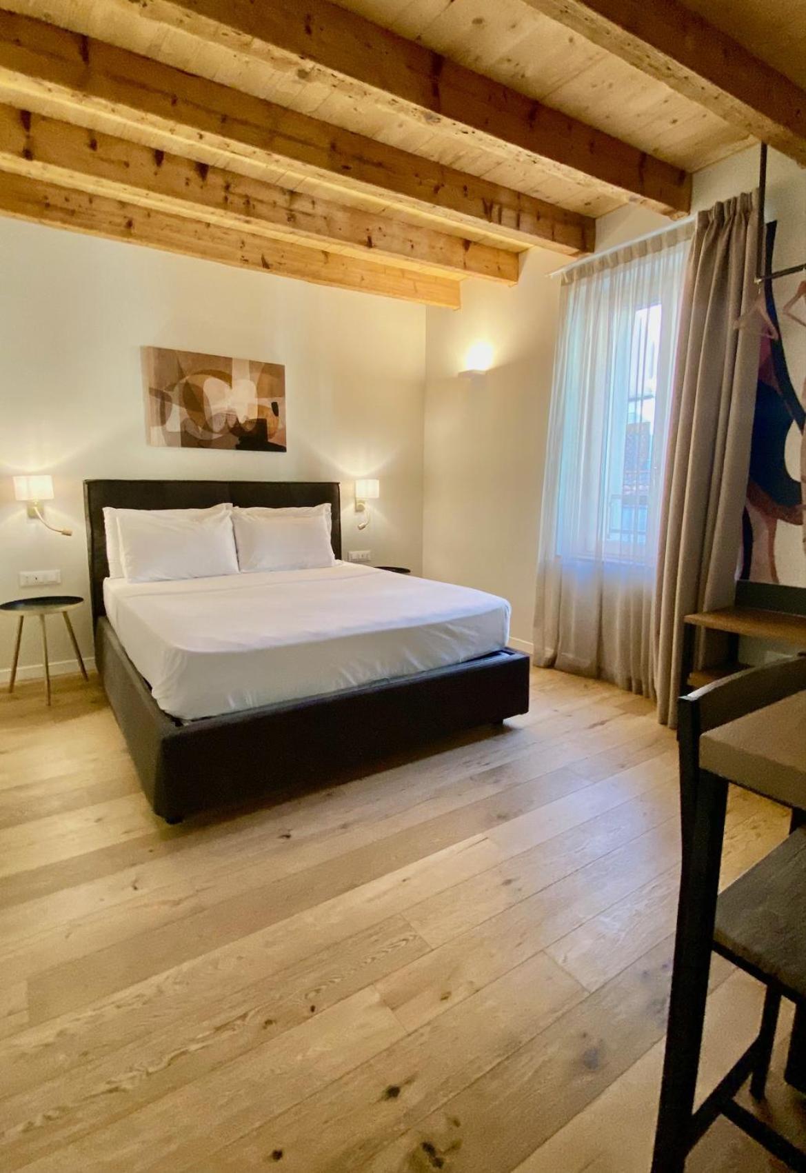 Superior Double Room - Photo 16