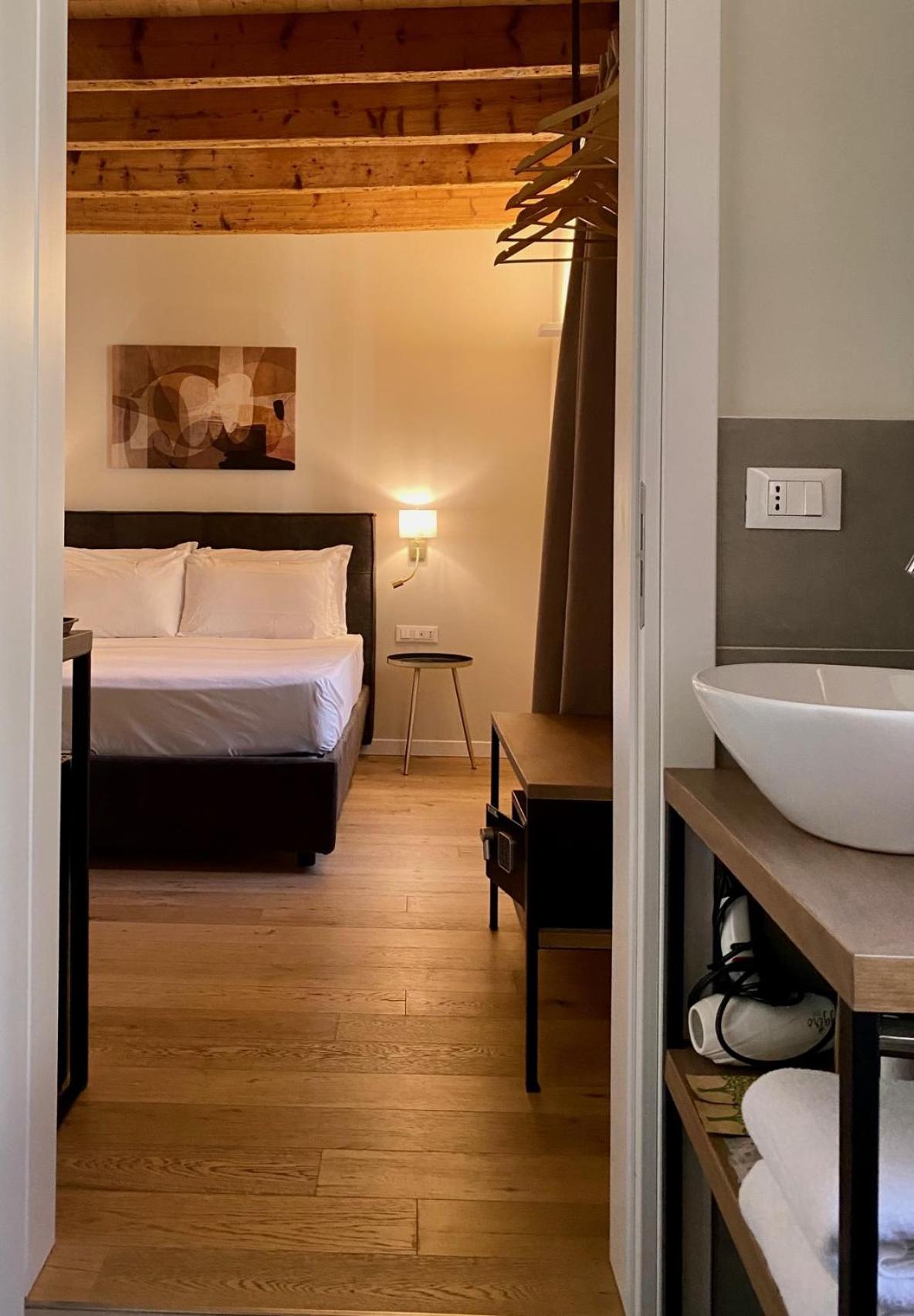 Superior Double Room - Photo 9