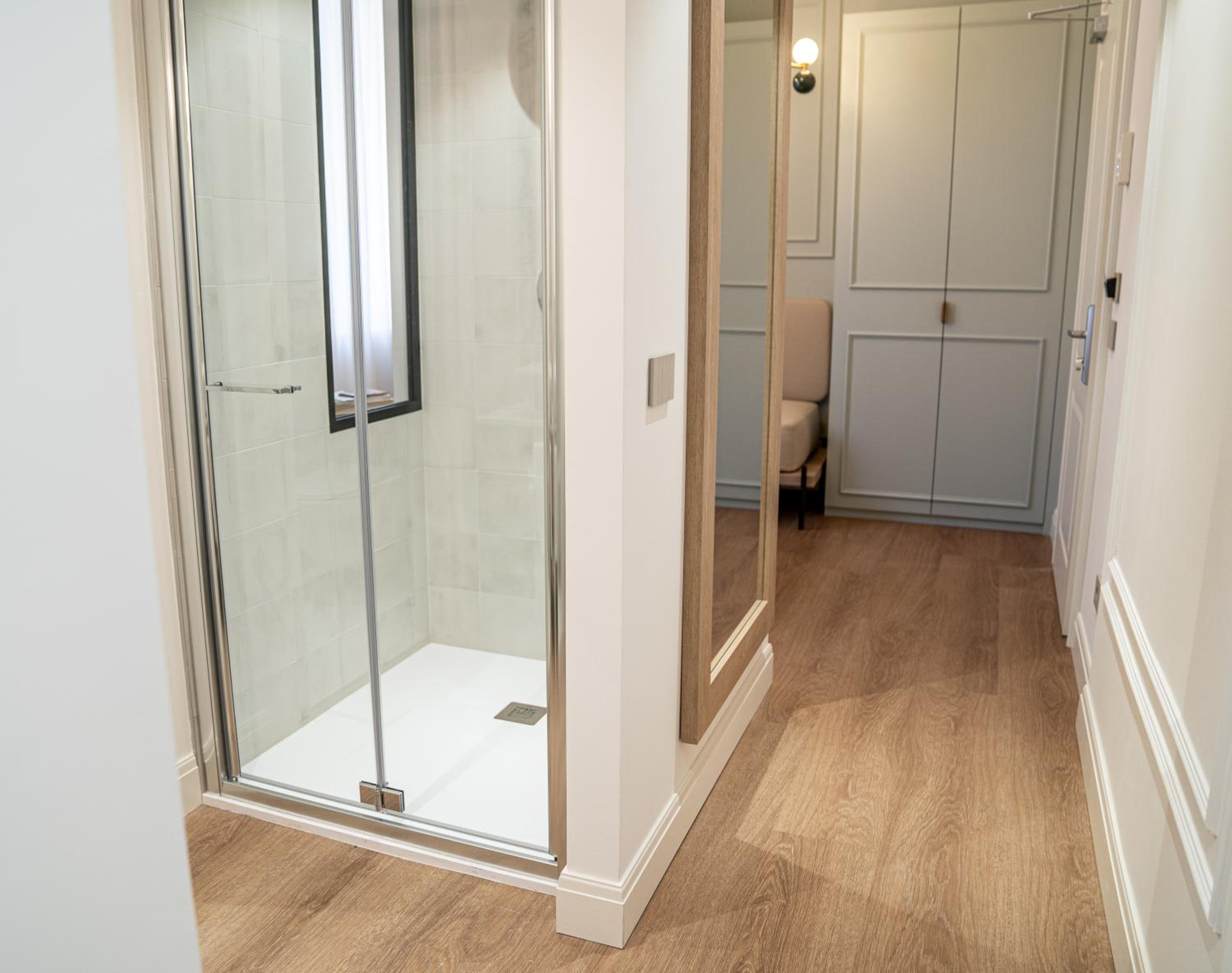 Deluxe Suite - Photo 3