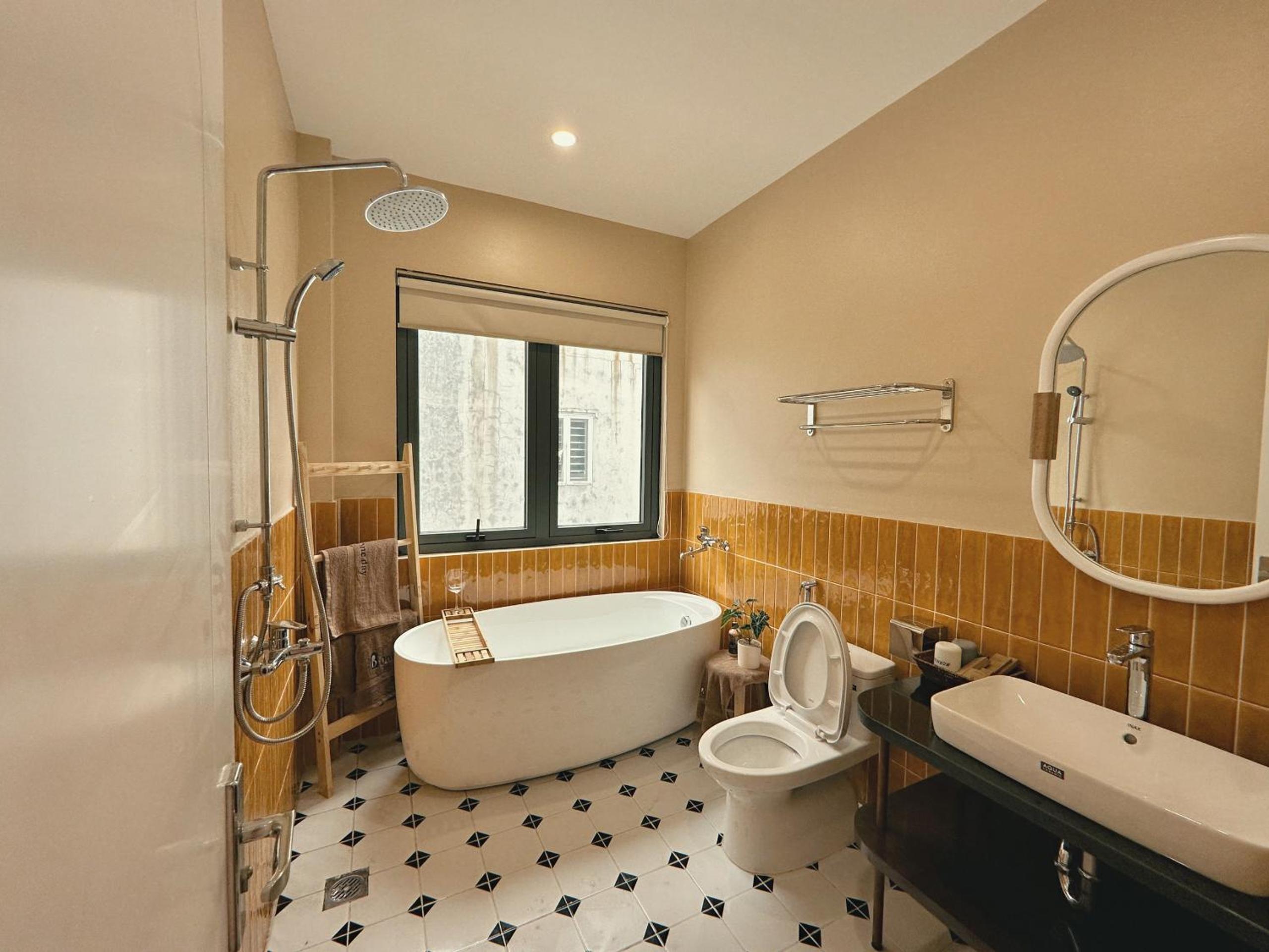 King Room with Spa Bath - Photo 10