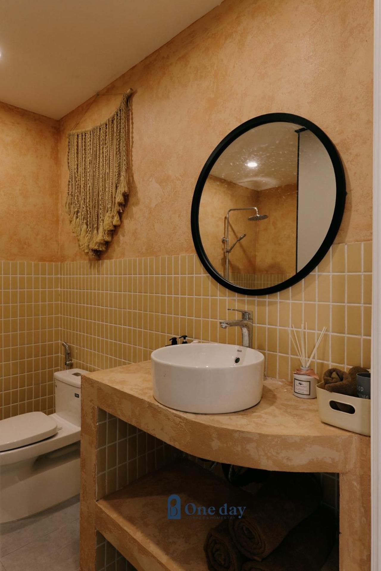 Deluxe Family Suite - Photo 20