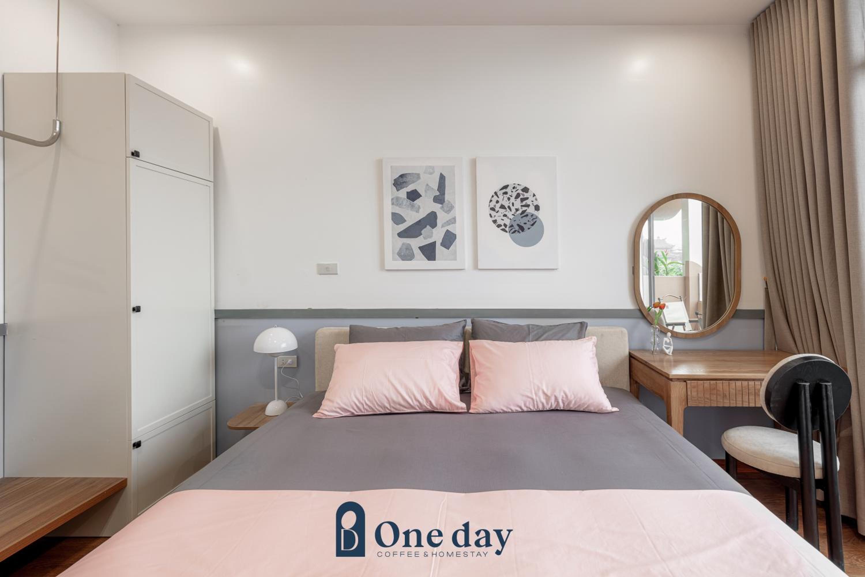 Family Suite with Balcony - Photo 32