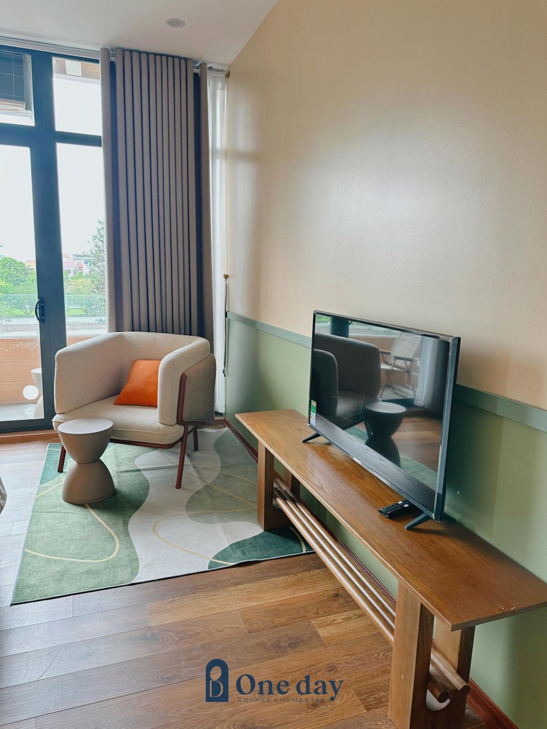 Family Suite with Balcony - Photo 26