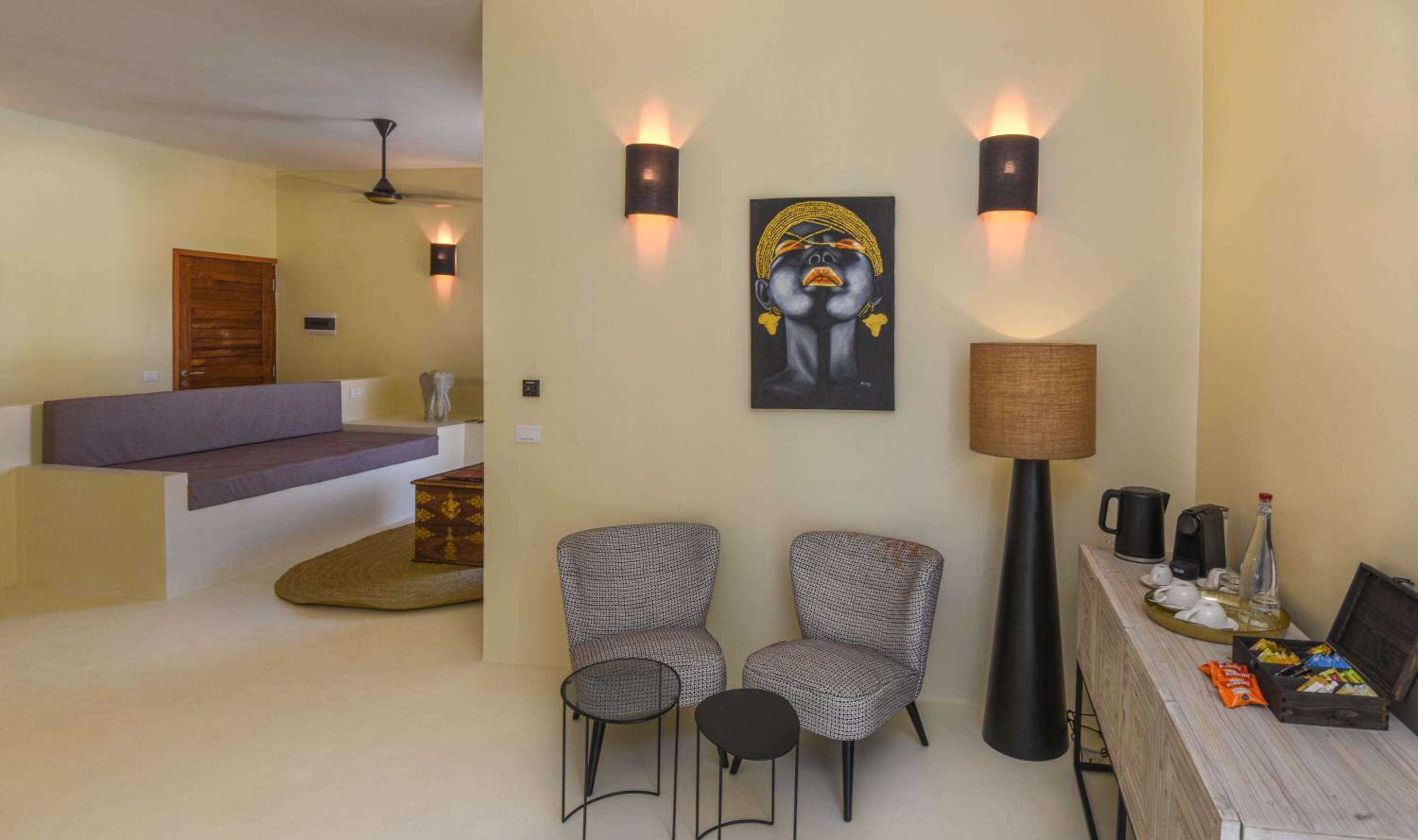 Loft Beach Front with Balcony - Photo 7
