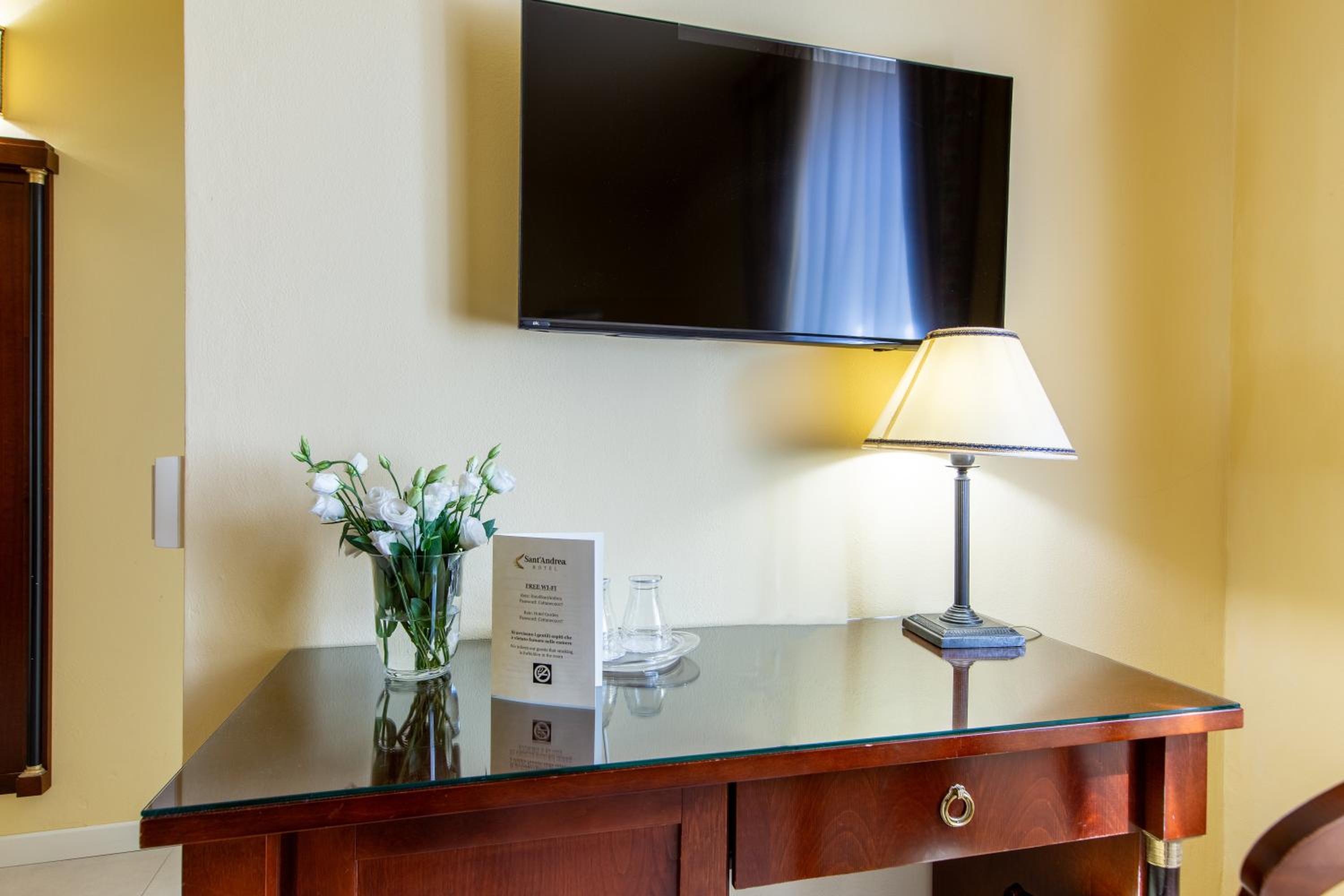 Superior Triple Room photo 3