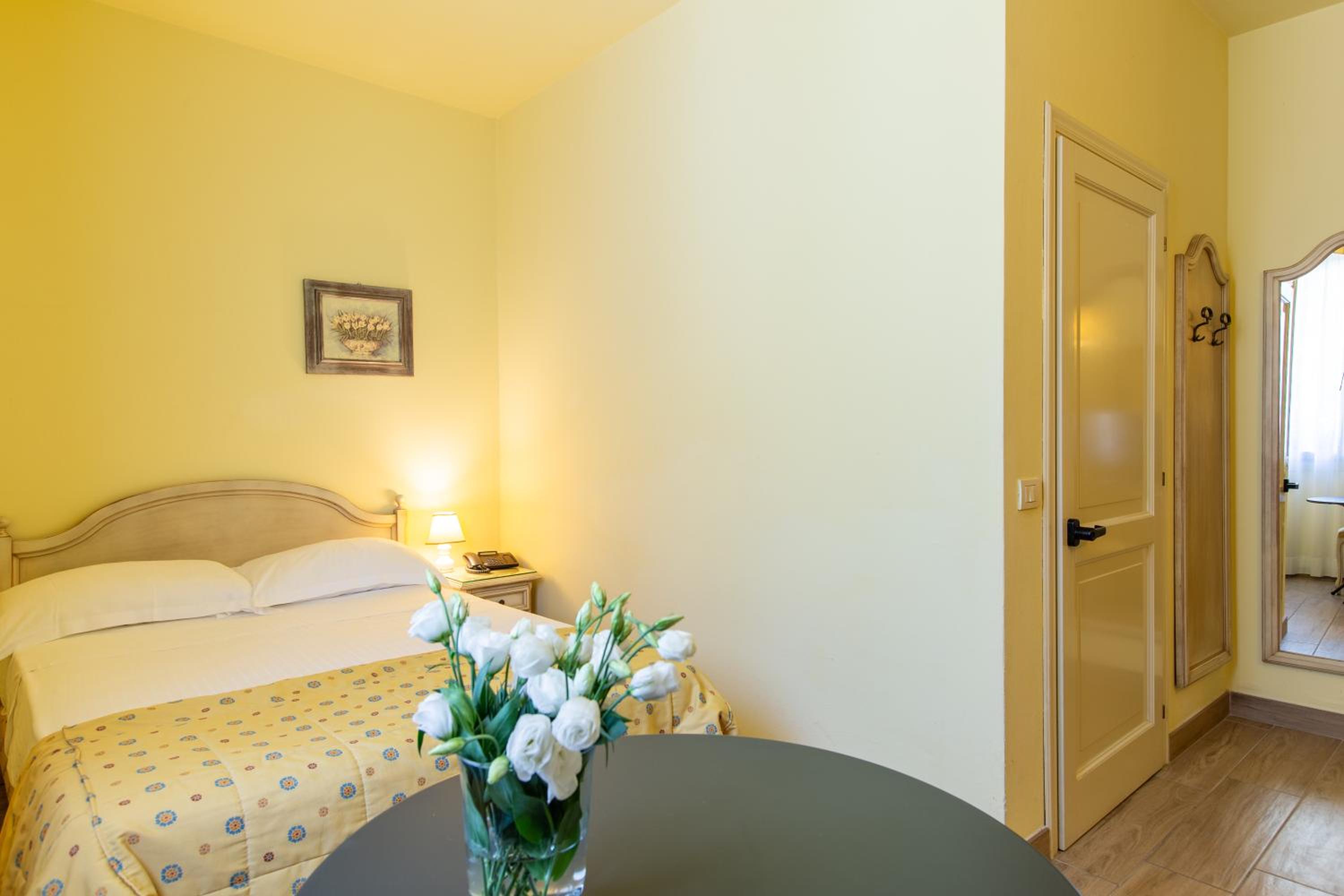 Small Double Room photo 2