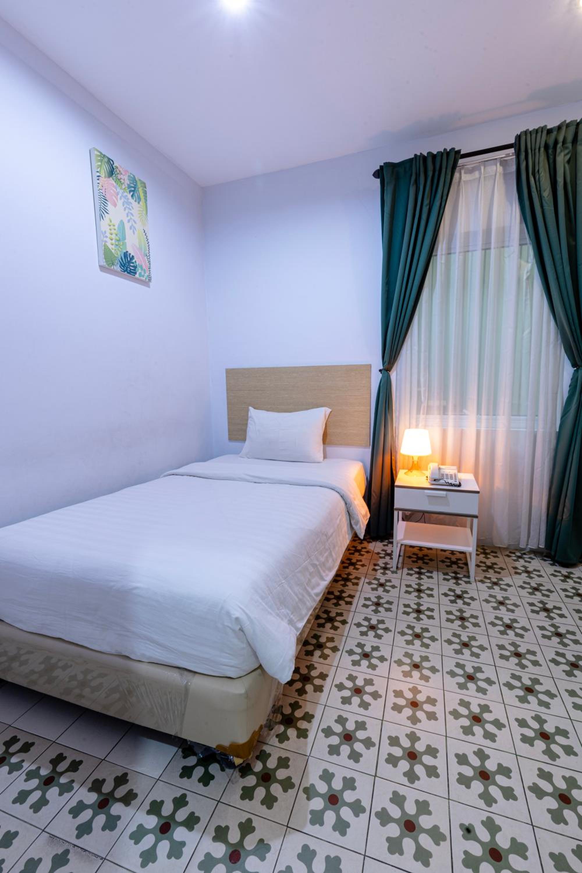 Standard Single Room - Photo 5