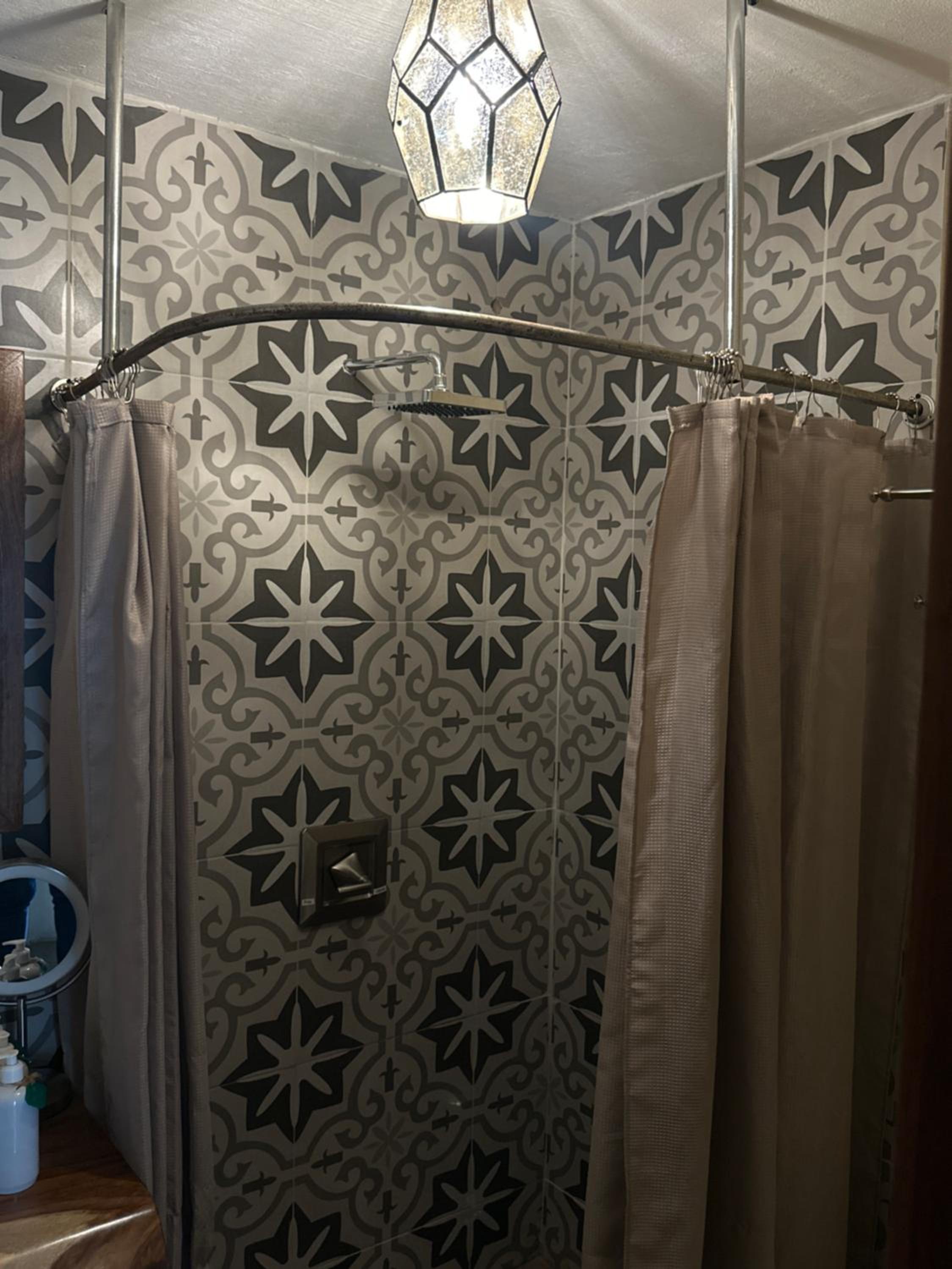 Standard Suite - Photo 7