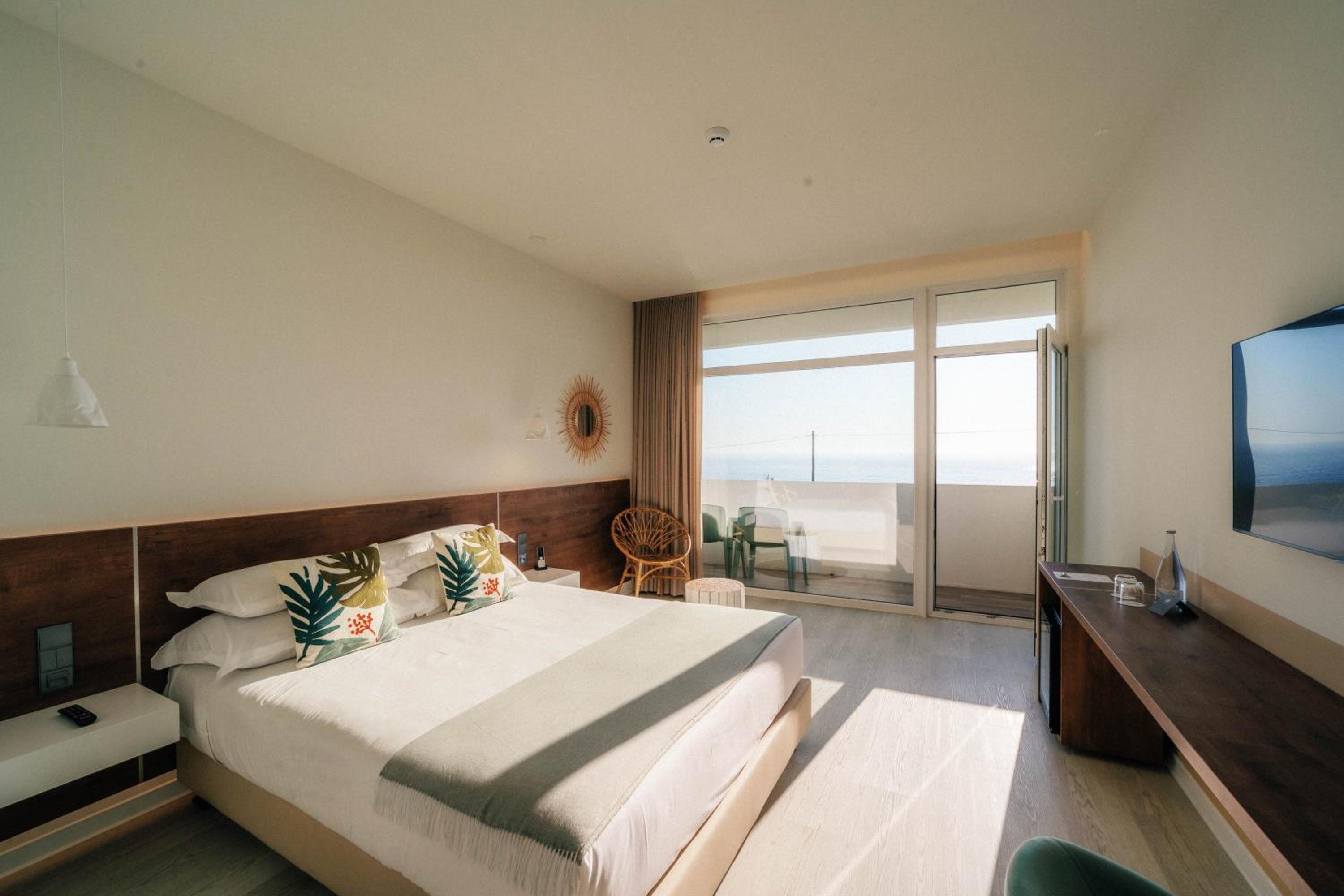Double Room with Sea View - Photo 1
