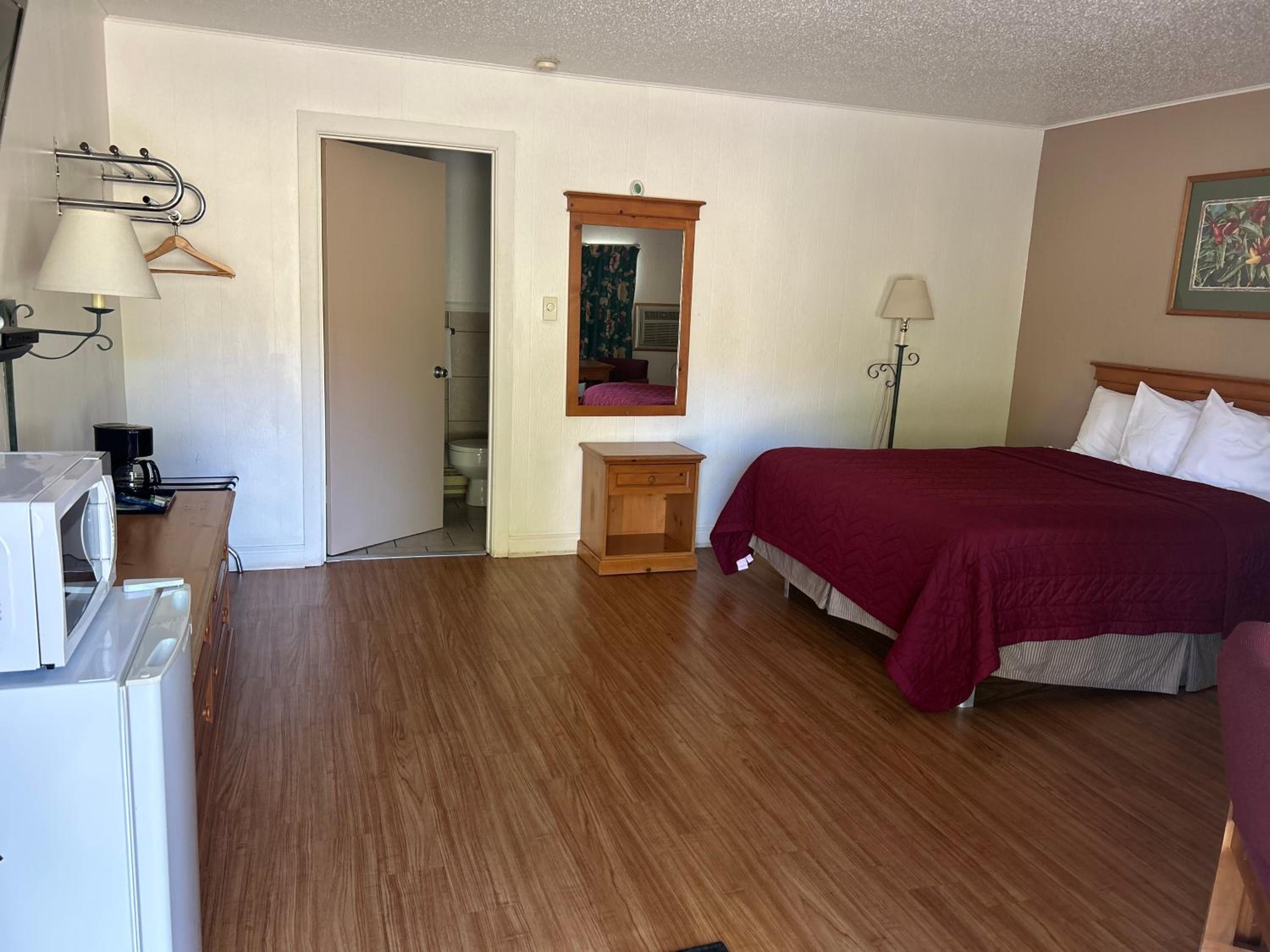 Queen Room photo 3
