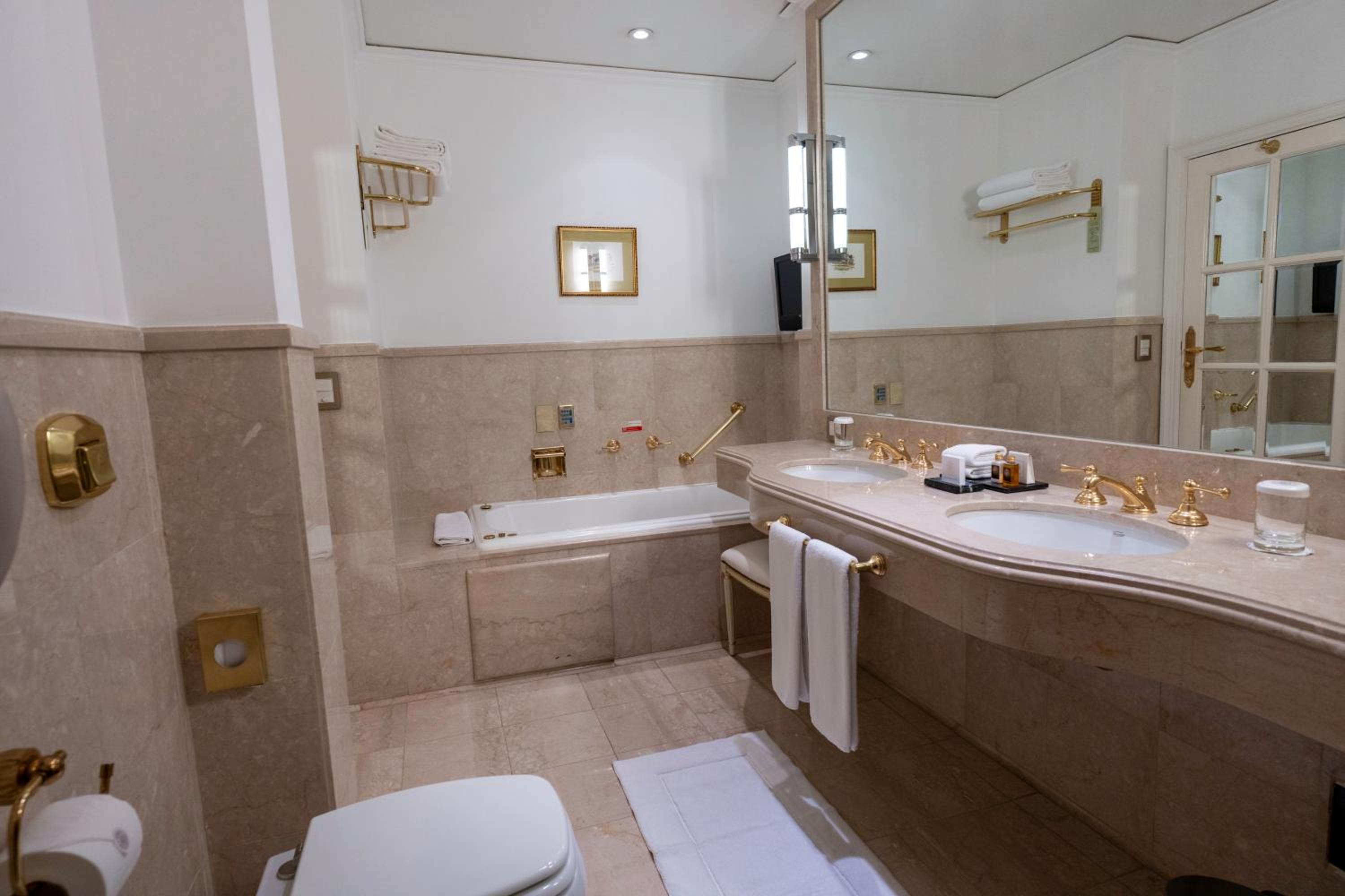 Junior Suite thumbnail 5