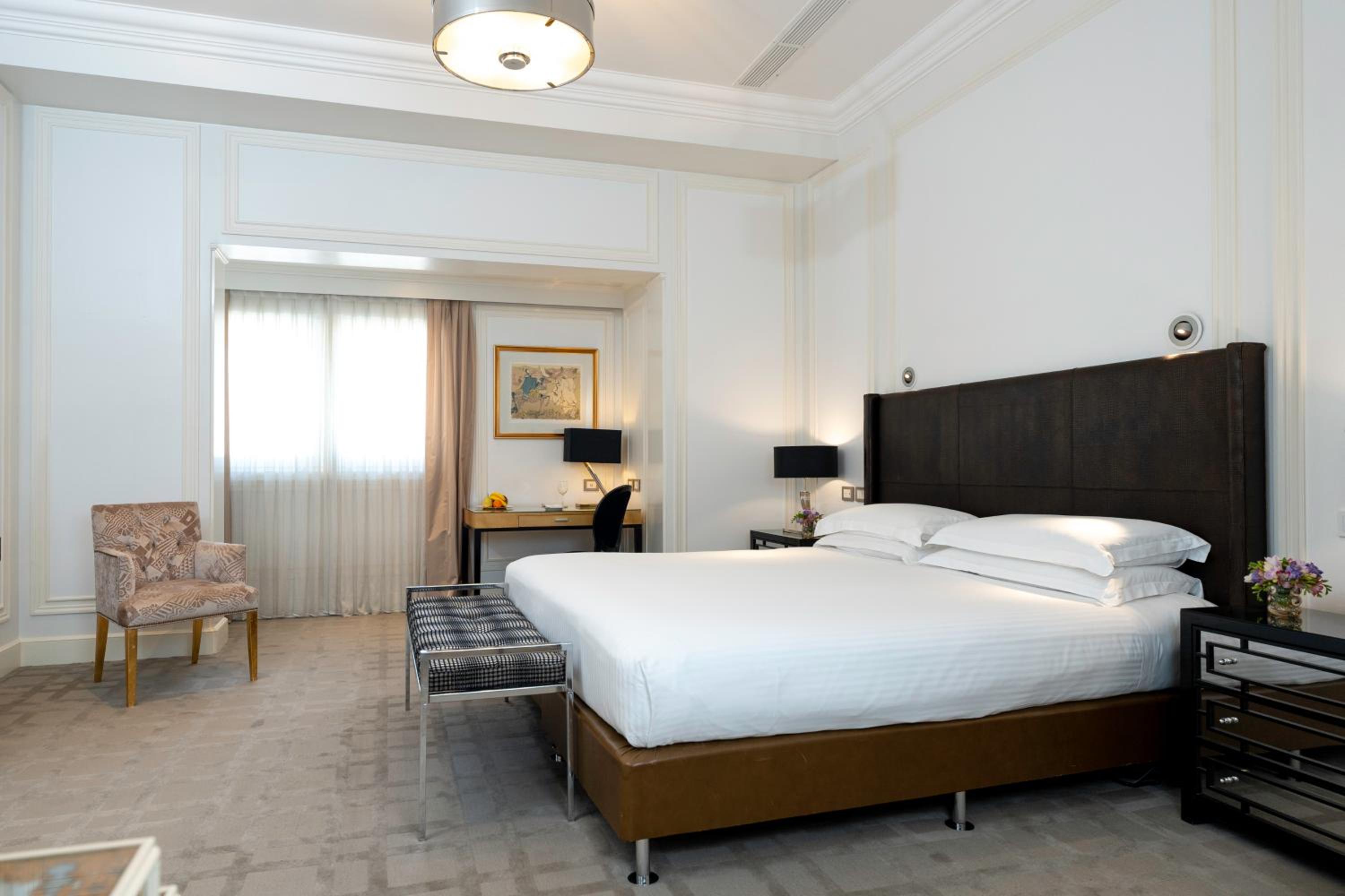 Junior Suite (Non Smoking) thumbnail 6