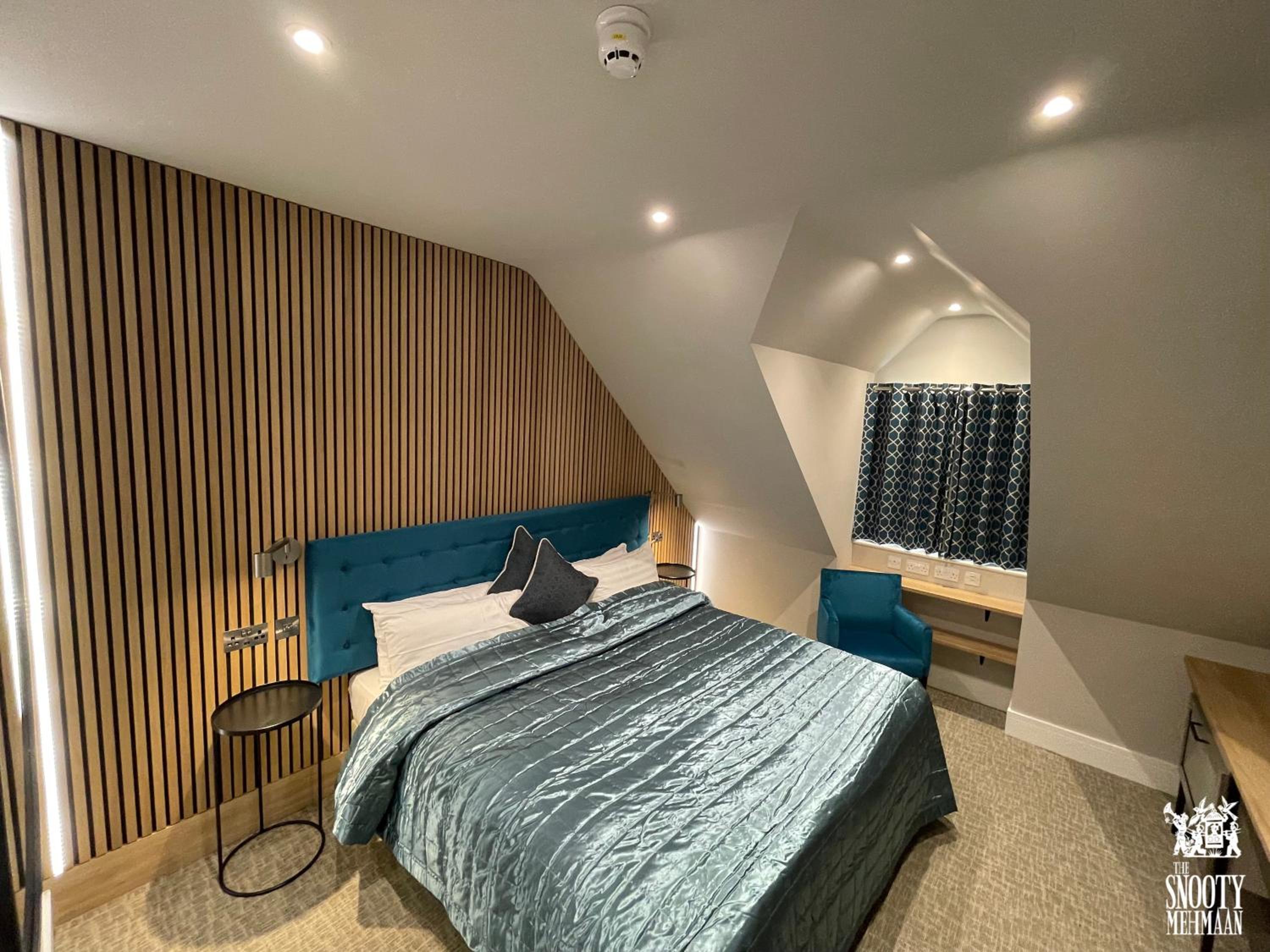 Deluxe King Room photo 2