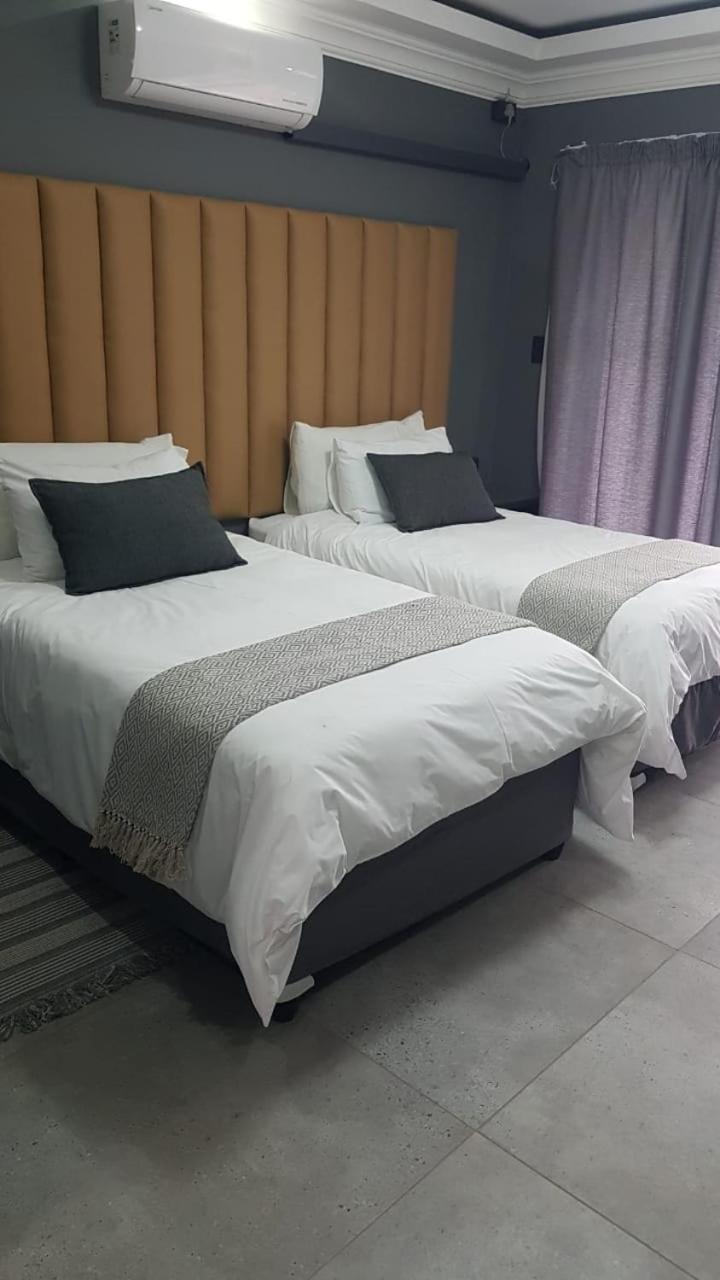 Deluxe Twin Room photo 1