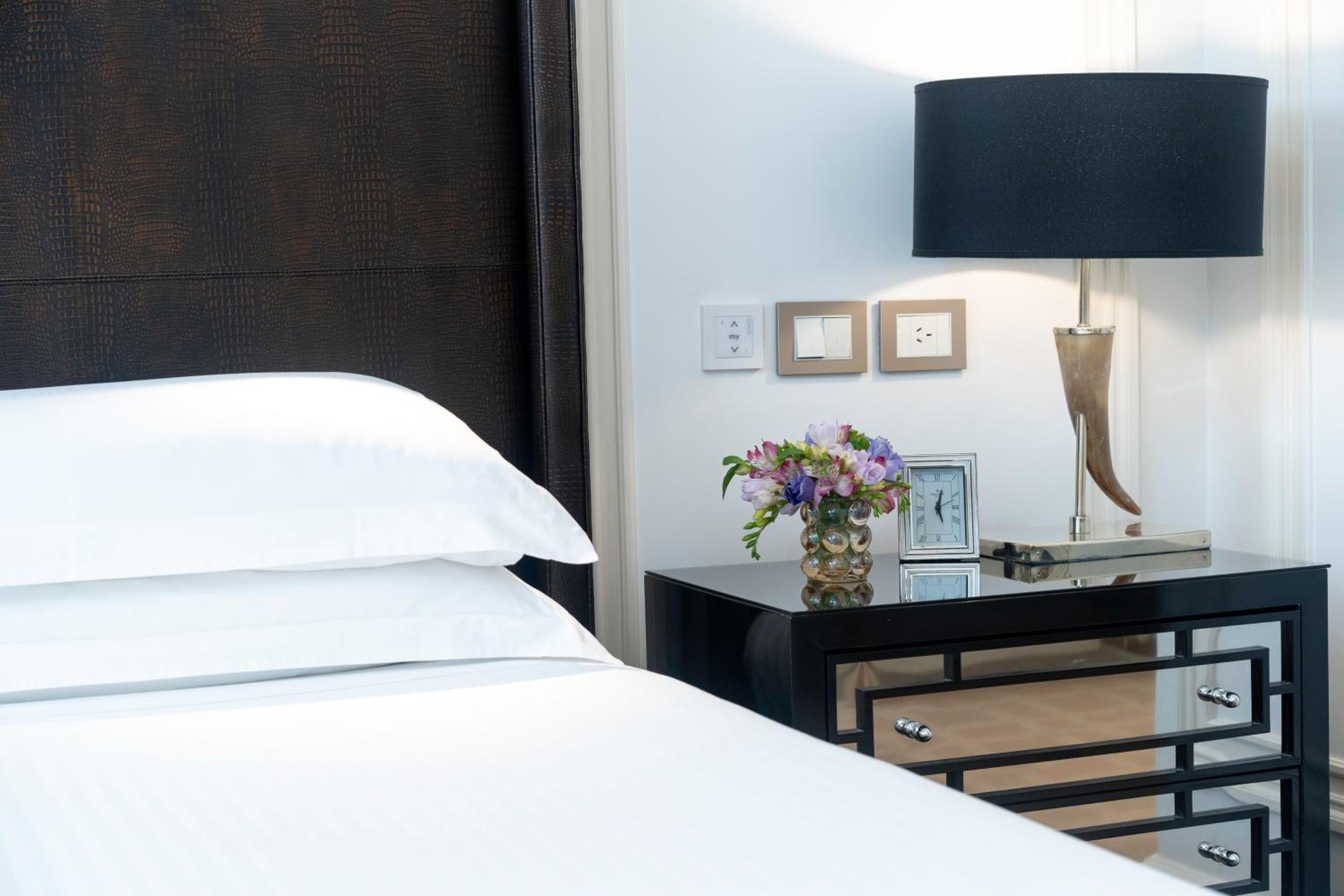 Executive Junior Suite thumbnail 6