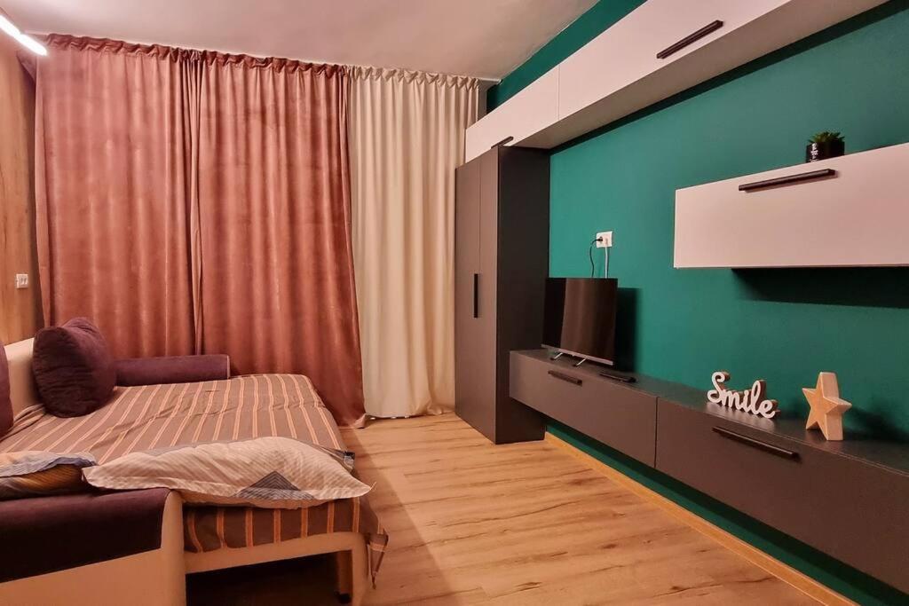 One-Bedroom Apartment photo 2