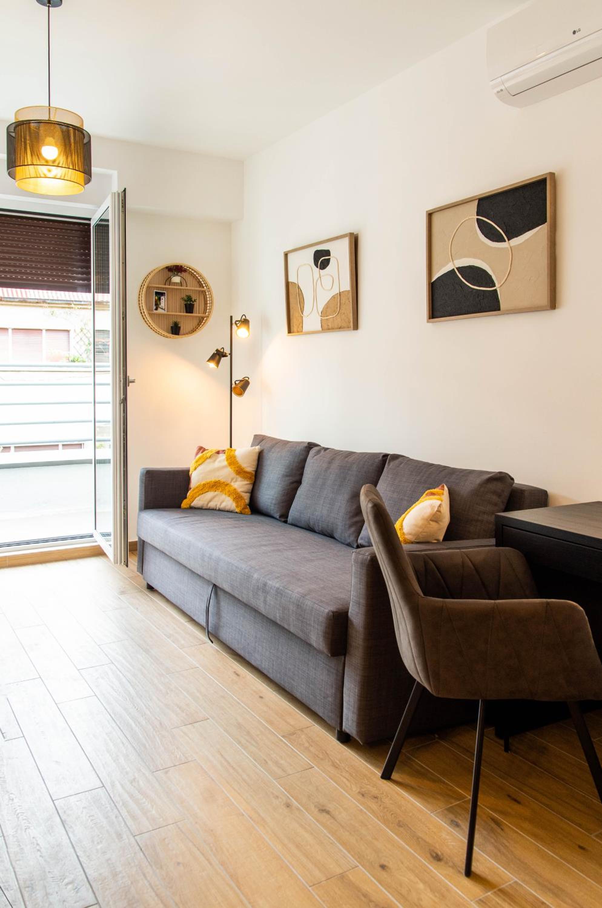 One-Bedroom Apartment