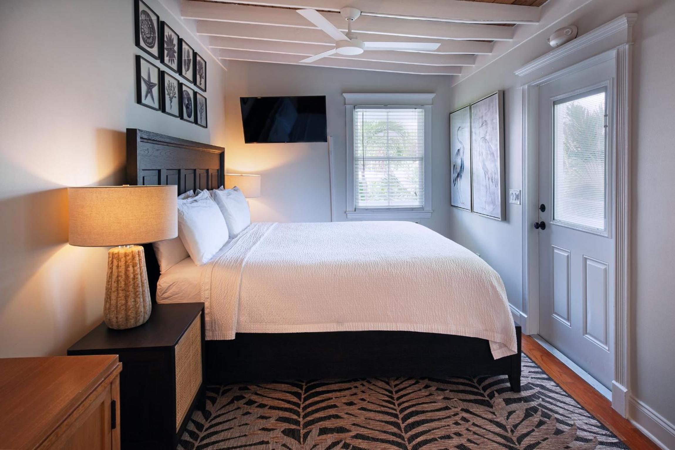 Deluxe King Room photo 3
