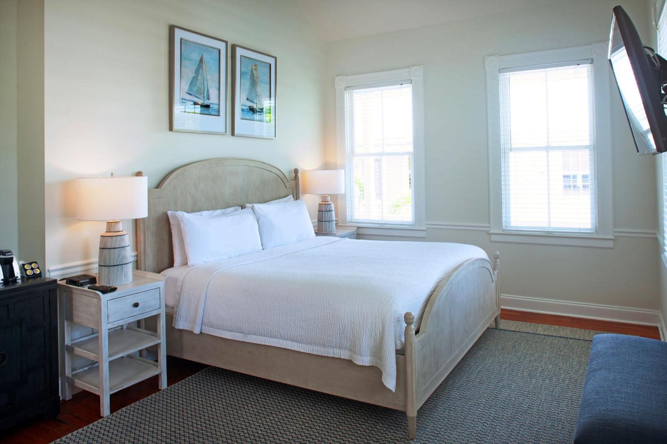 Deluxe King Room photo 2