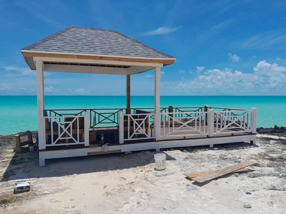 Three-Bedroom House photo 3