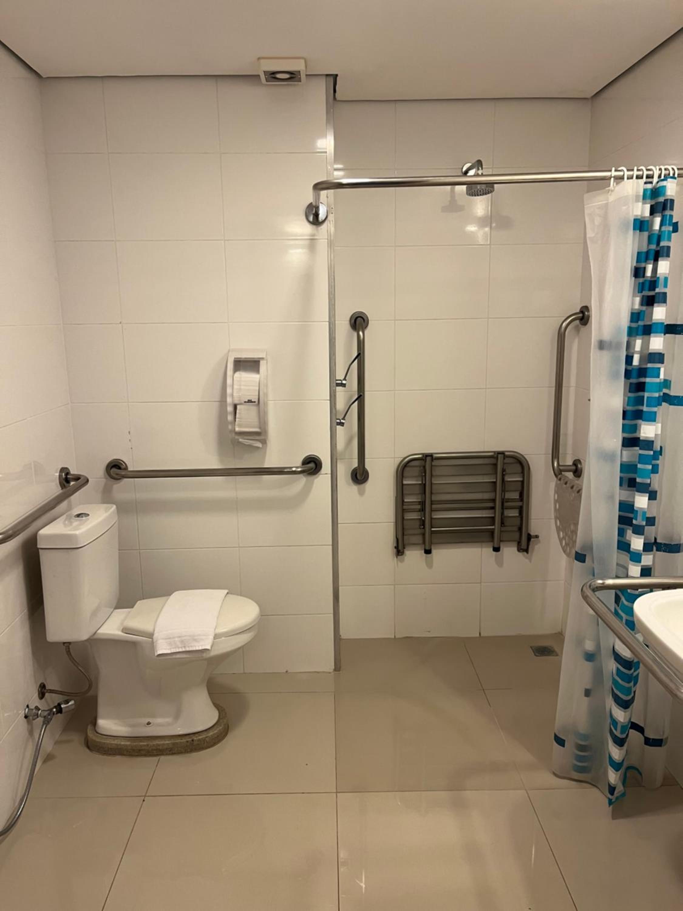 Queen Room - Disability Access