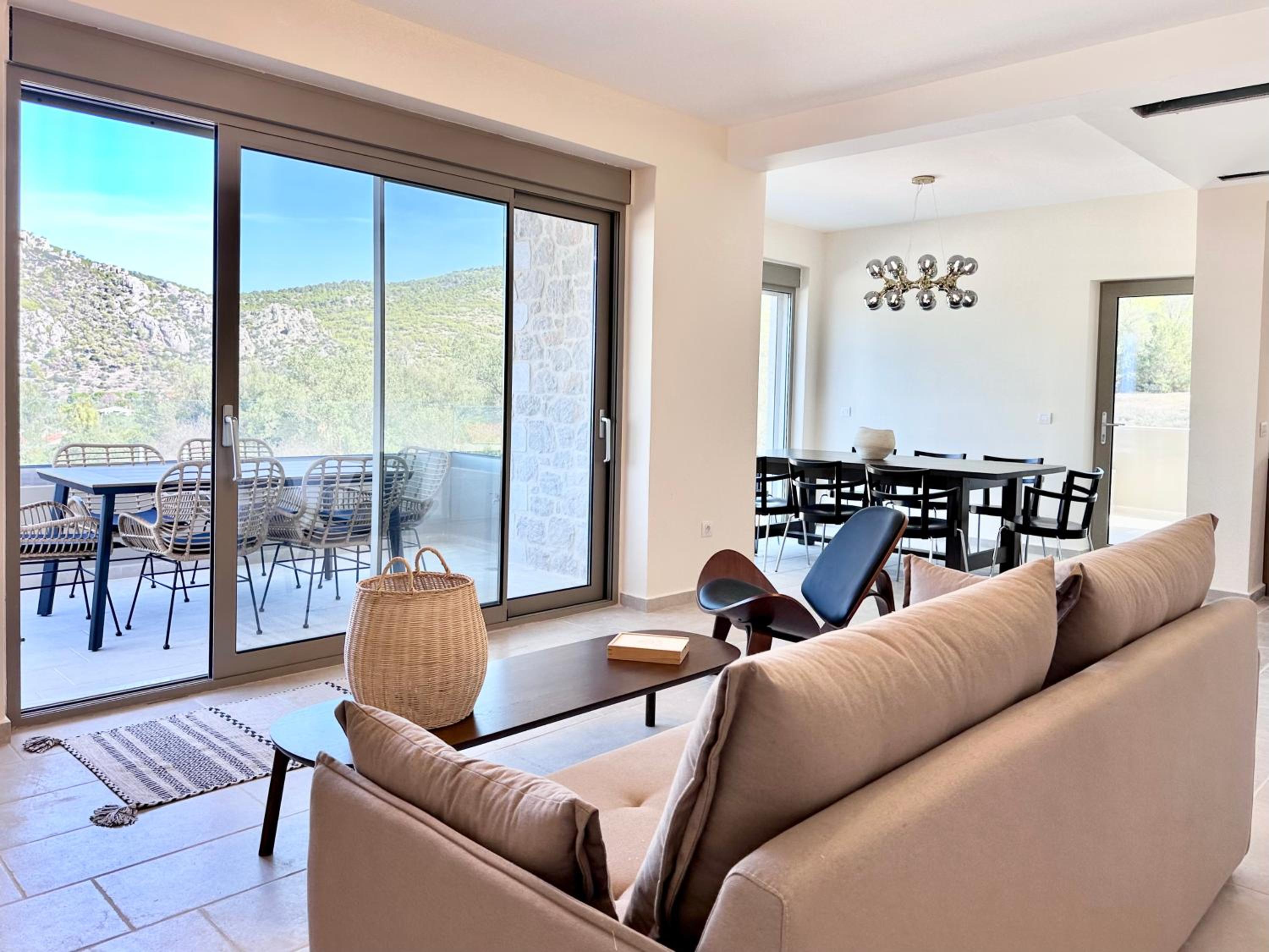 Apartment with Lake View