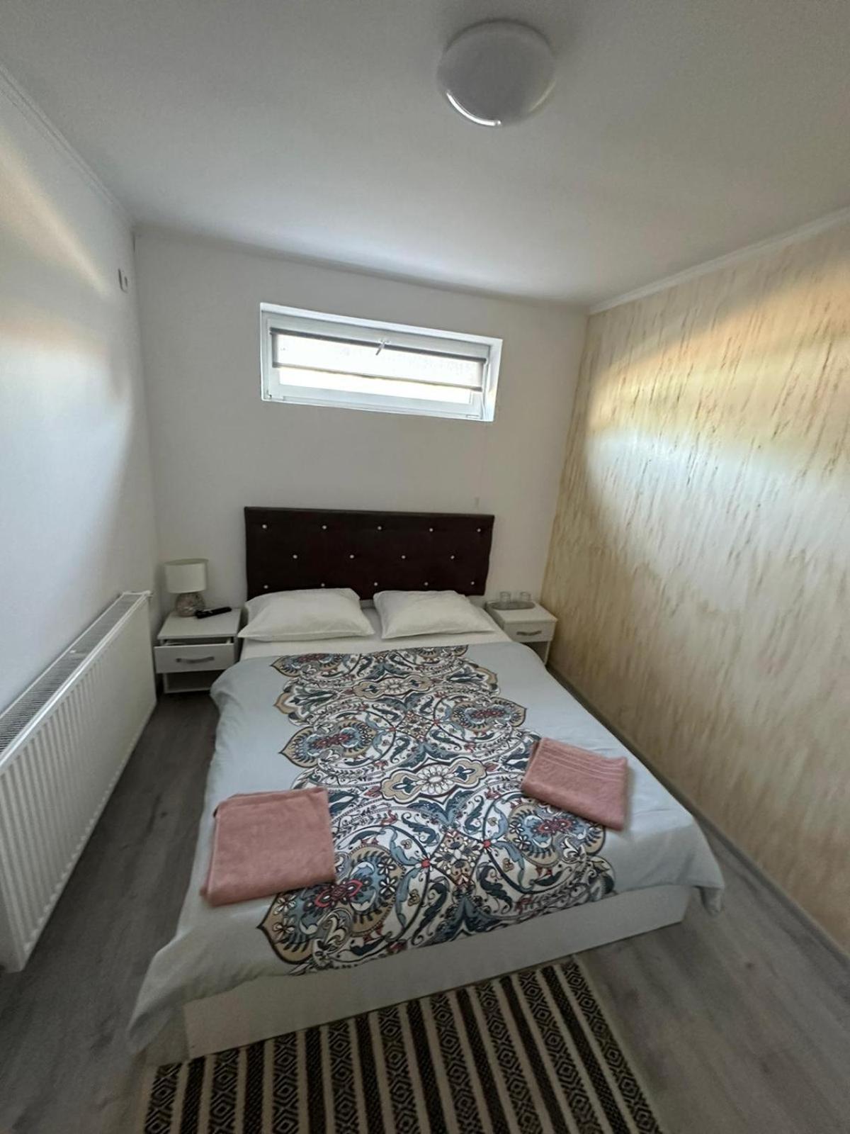 Deluxe Double Room - Photo 17