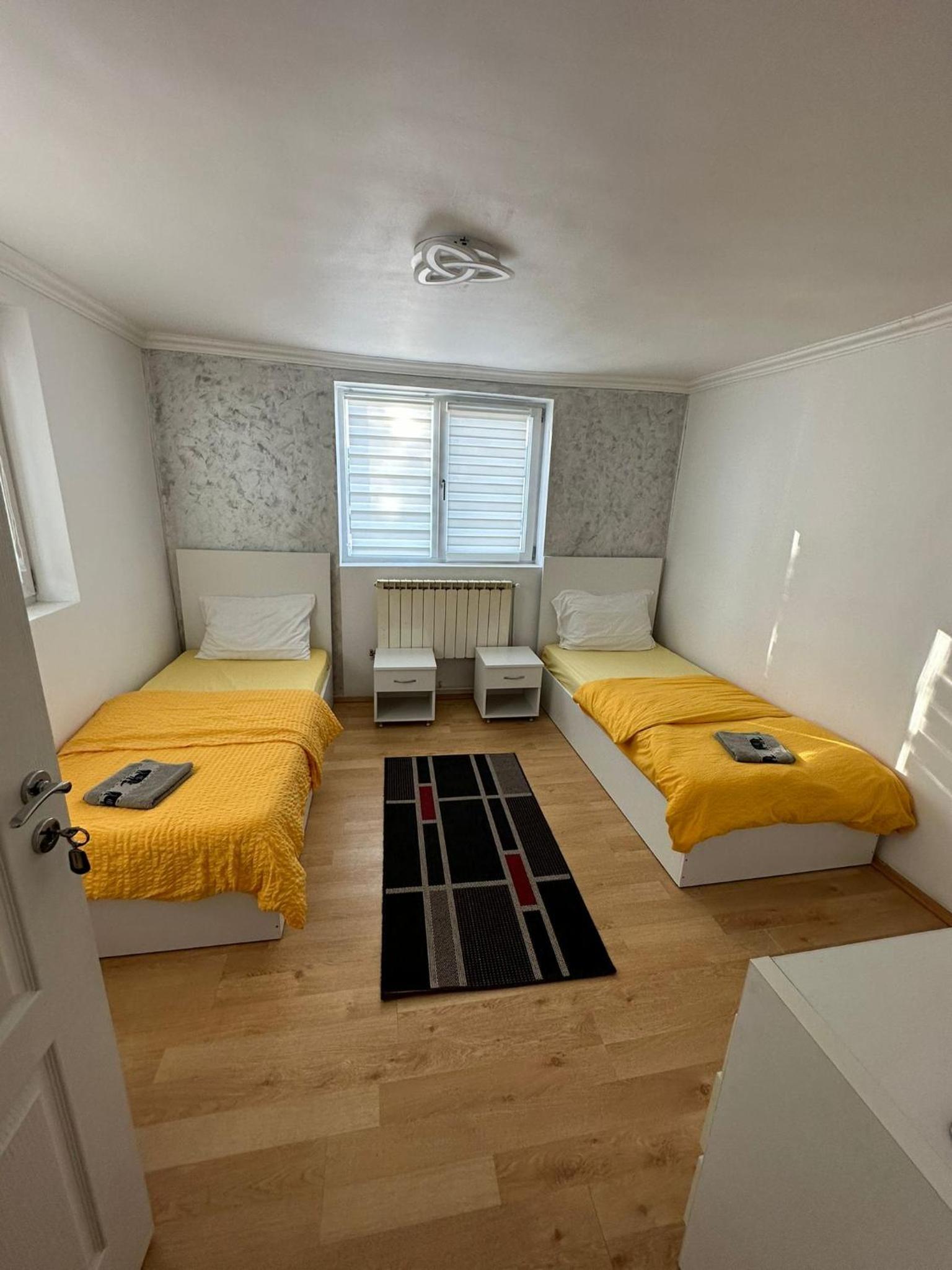 Budget Double Room - Photo 3