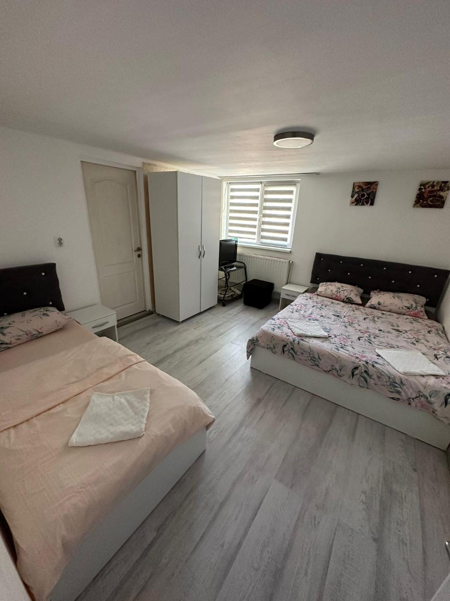 Queen Room - Photo 6