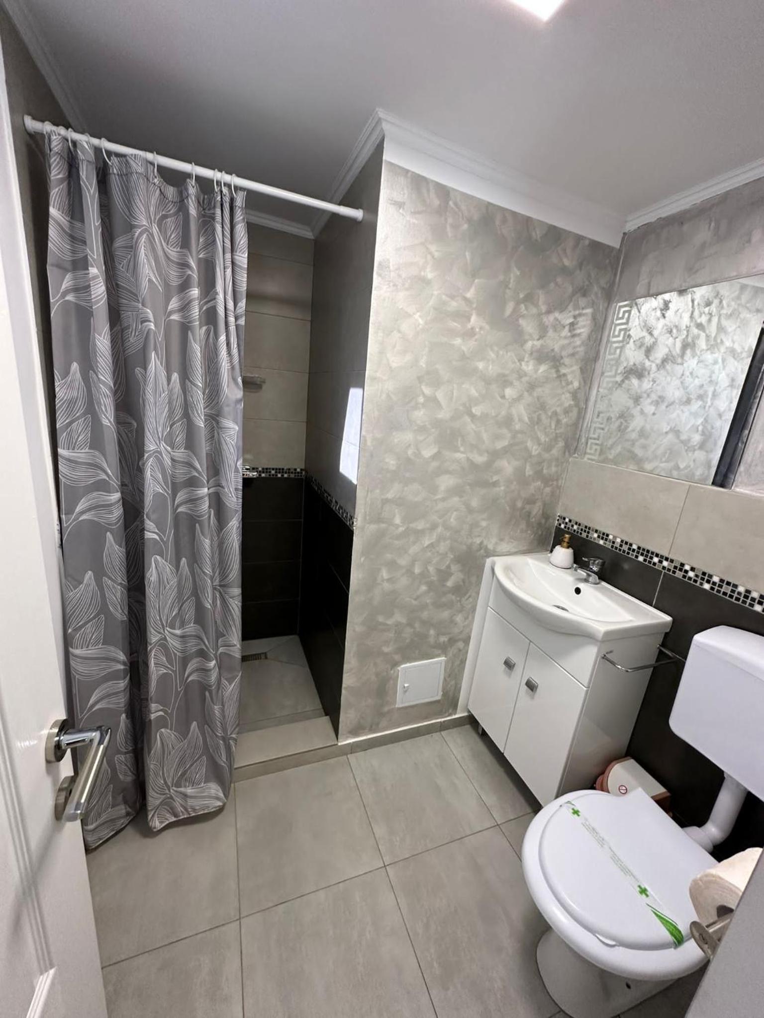 Economy Double Room - Photo 2