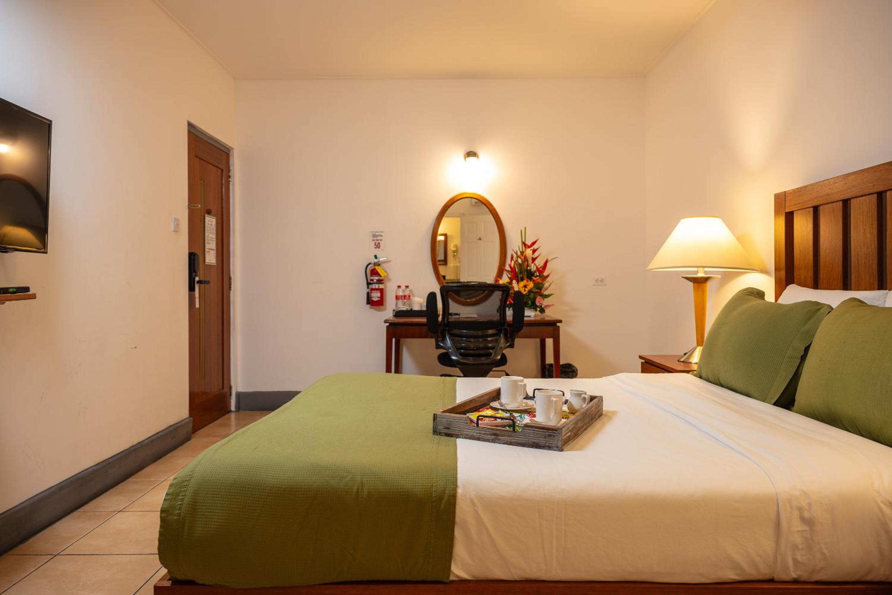 Deluxe Queen Room photo 2