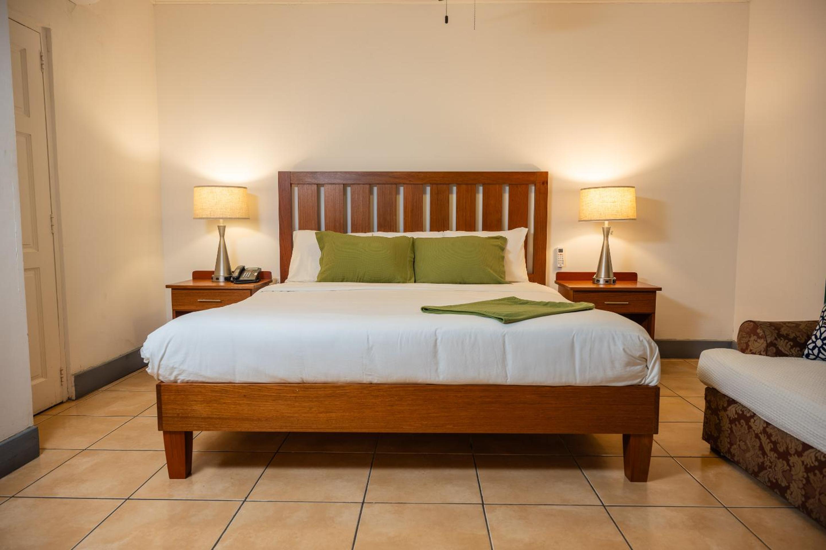 Deluxe King Room photo 1