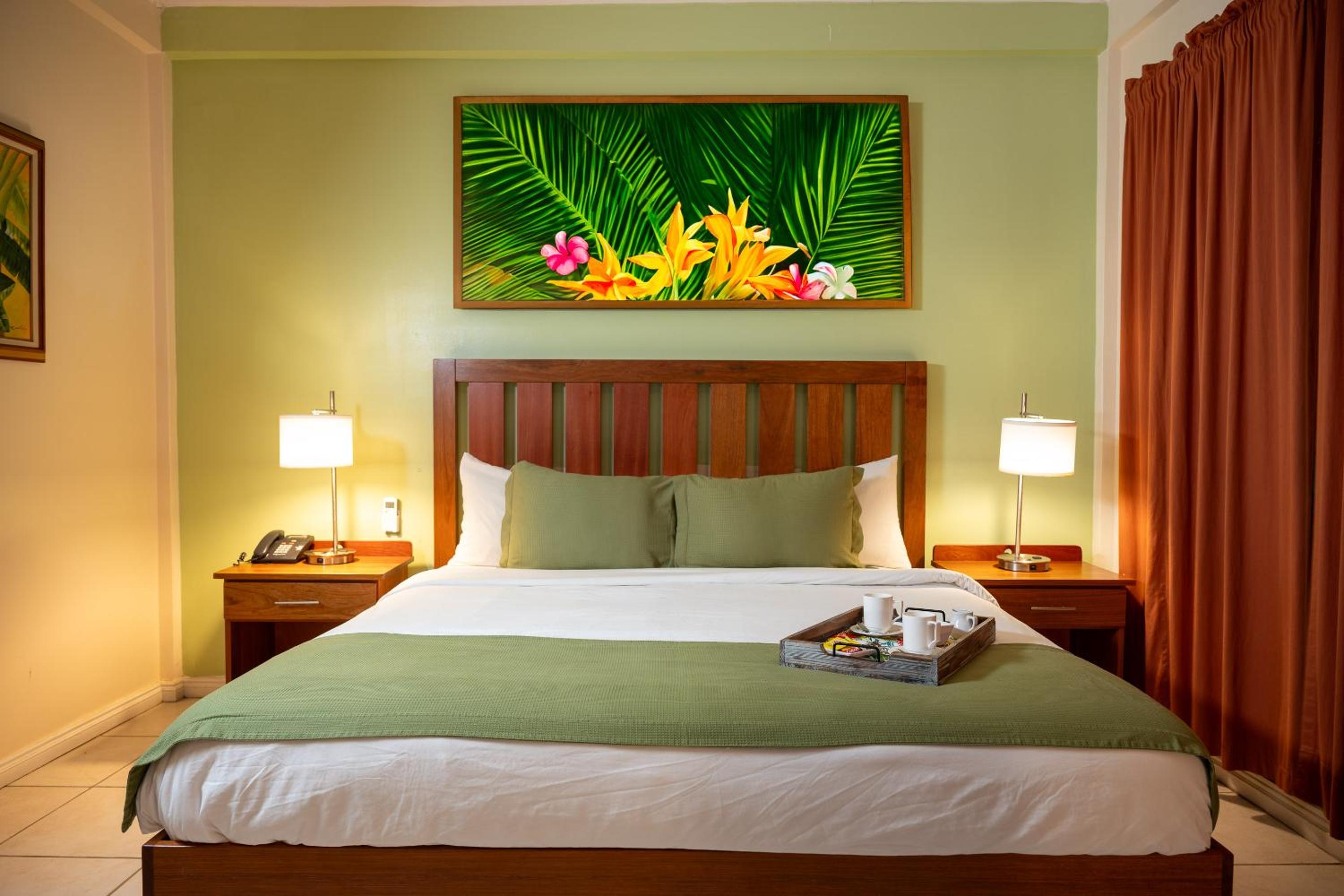 King Suite with Balcony photo 1