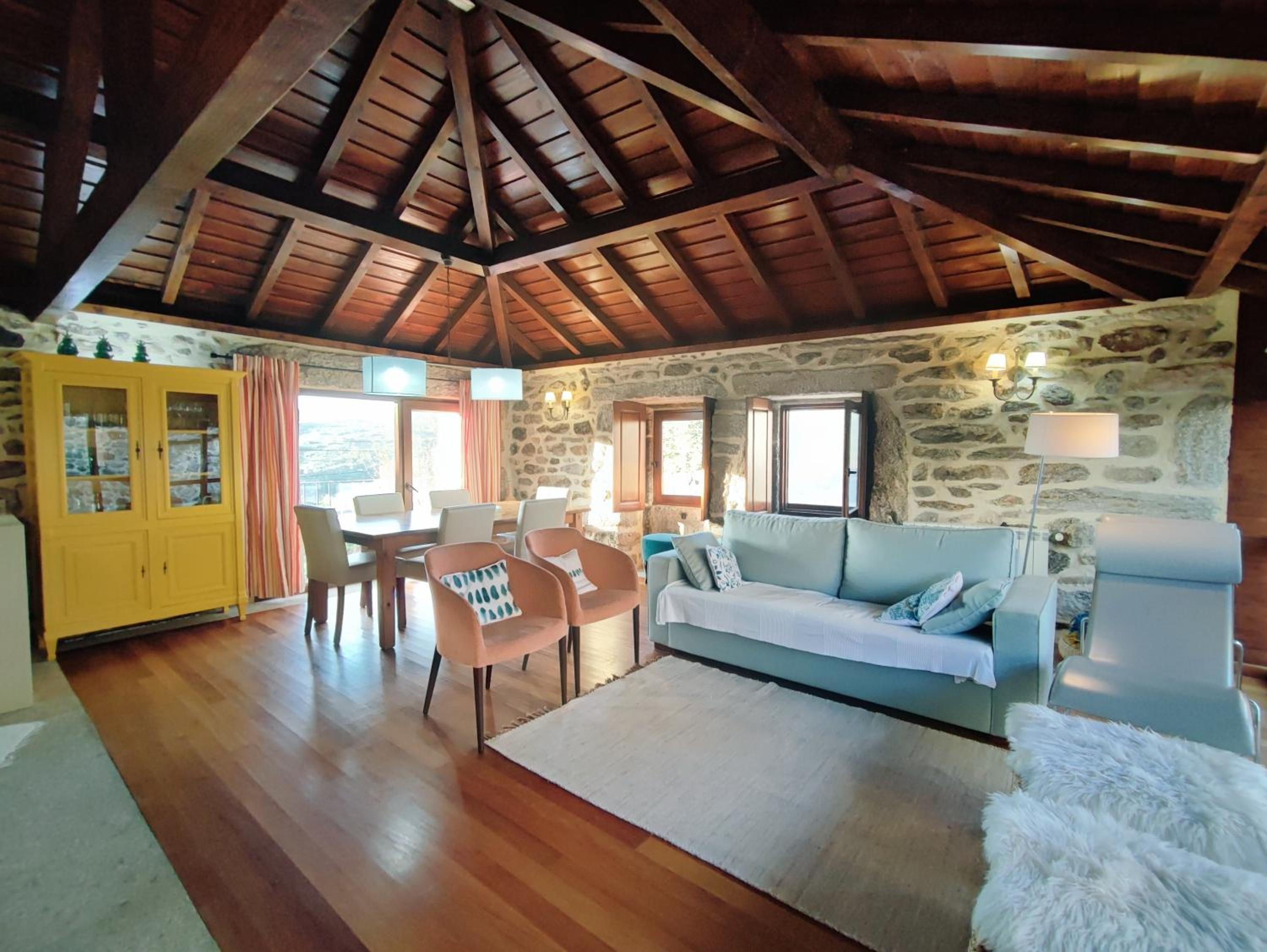 Four-Bedroom House photo 2