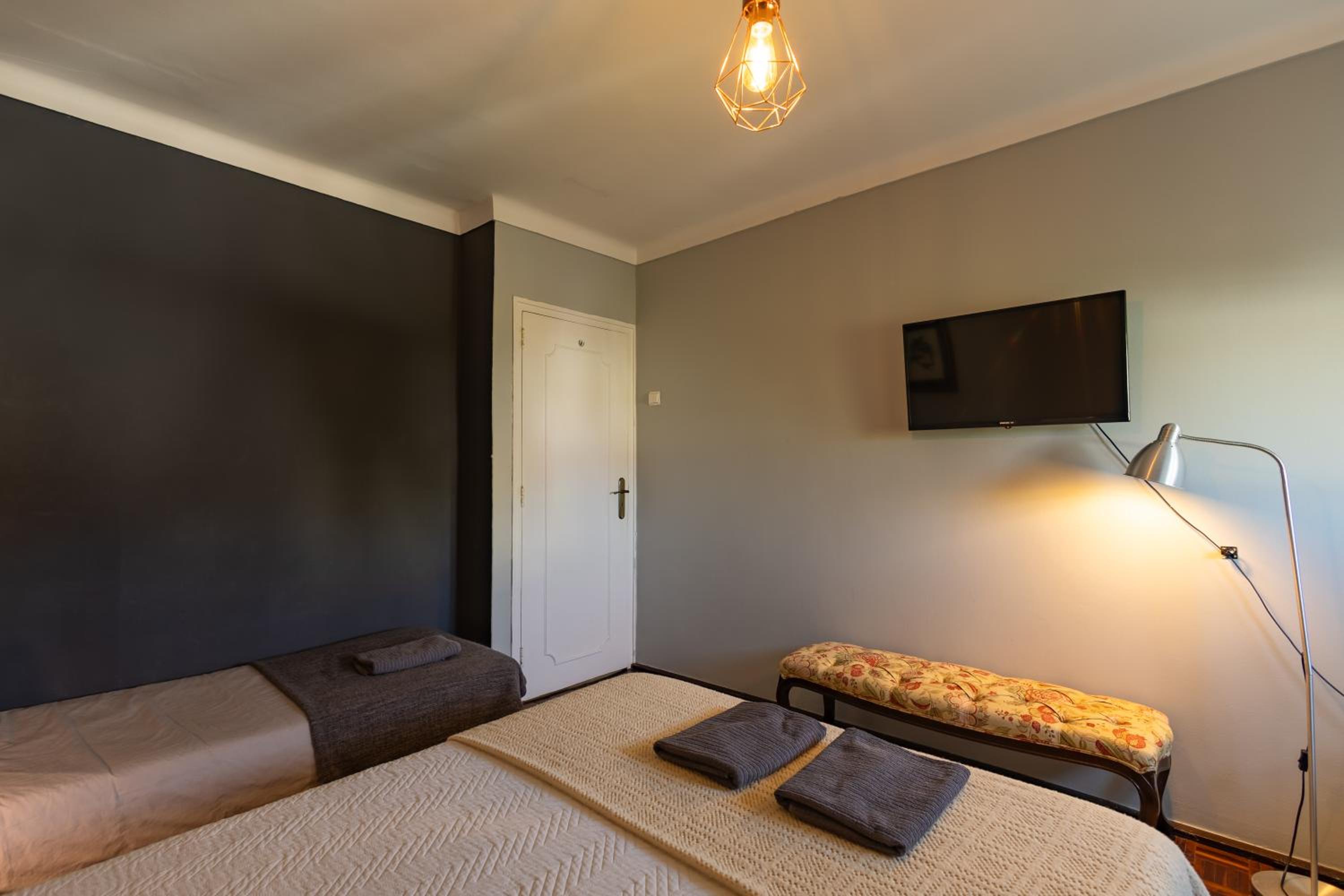 Family Room with Private Bathroom - Photo 6