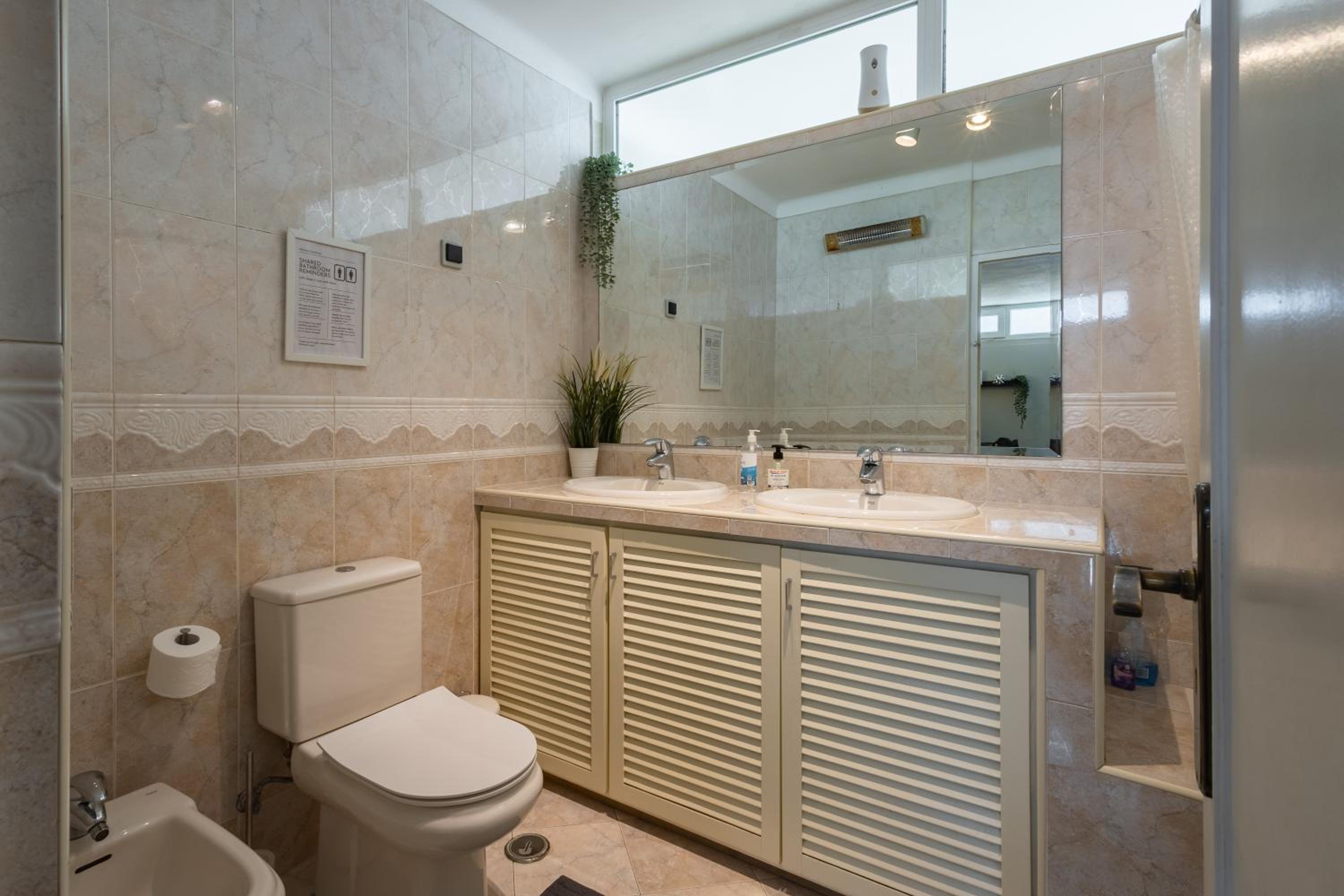 Triple Room - Photo 11