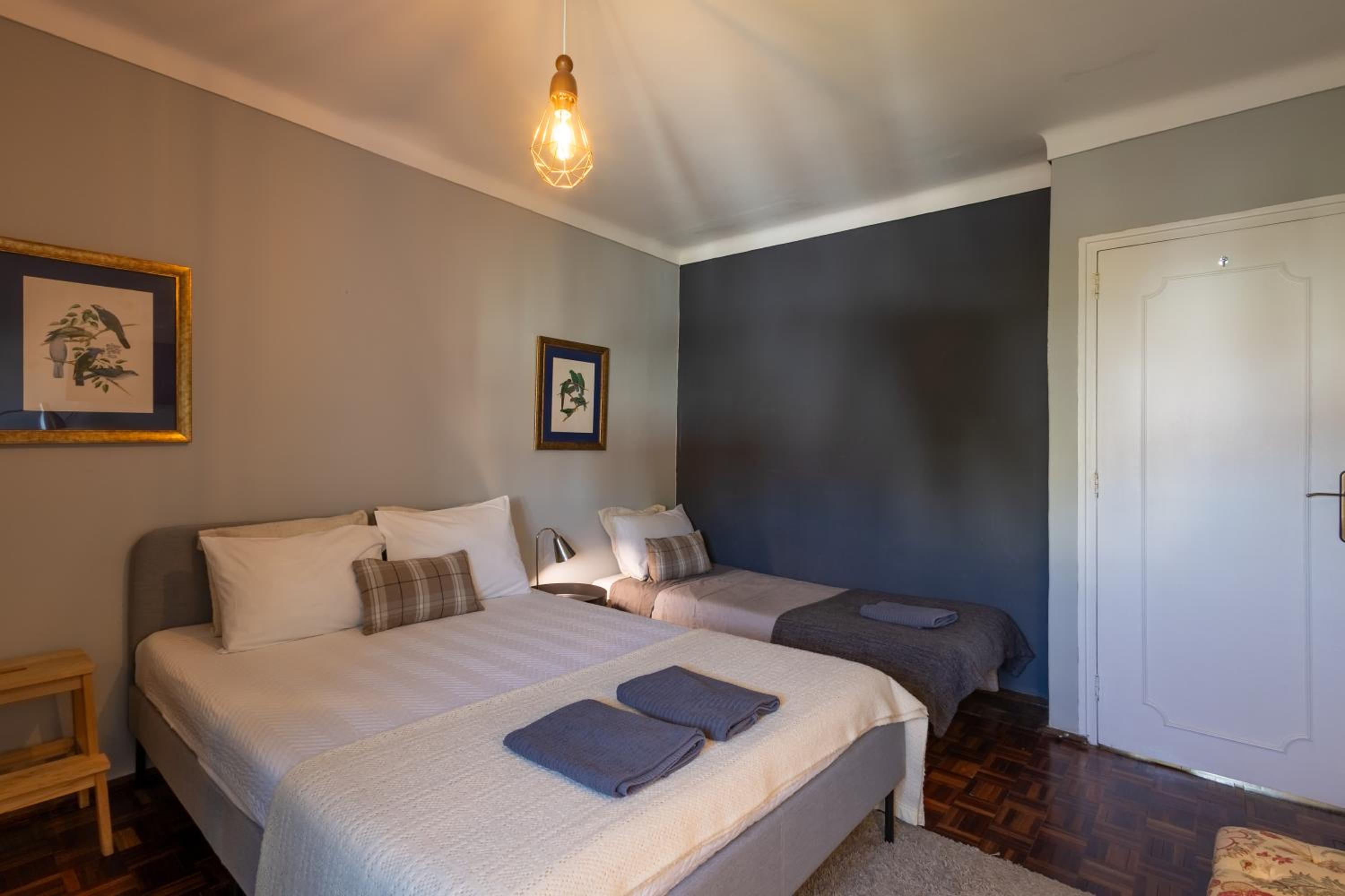 Family Room with Private Bathroom - Photo 4