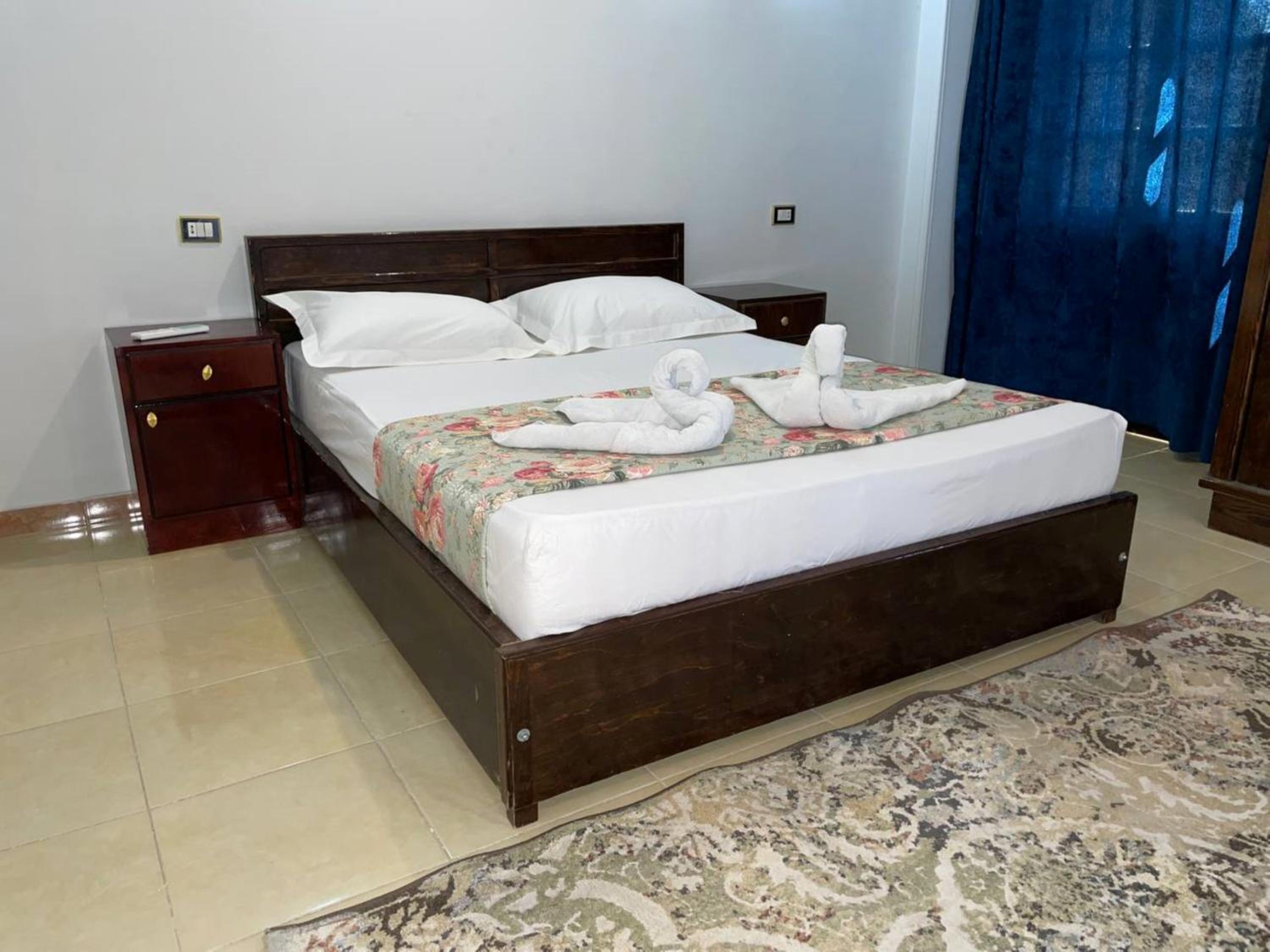 Apartment with Mountain View - Photo 10