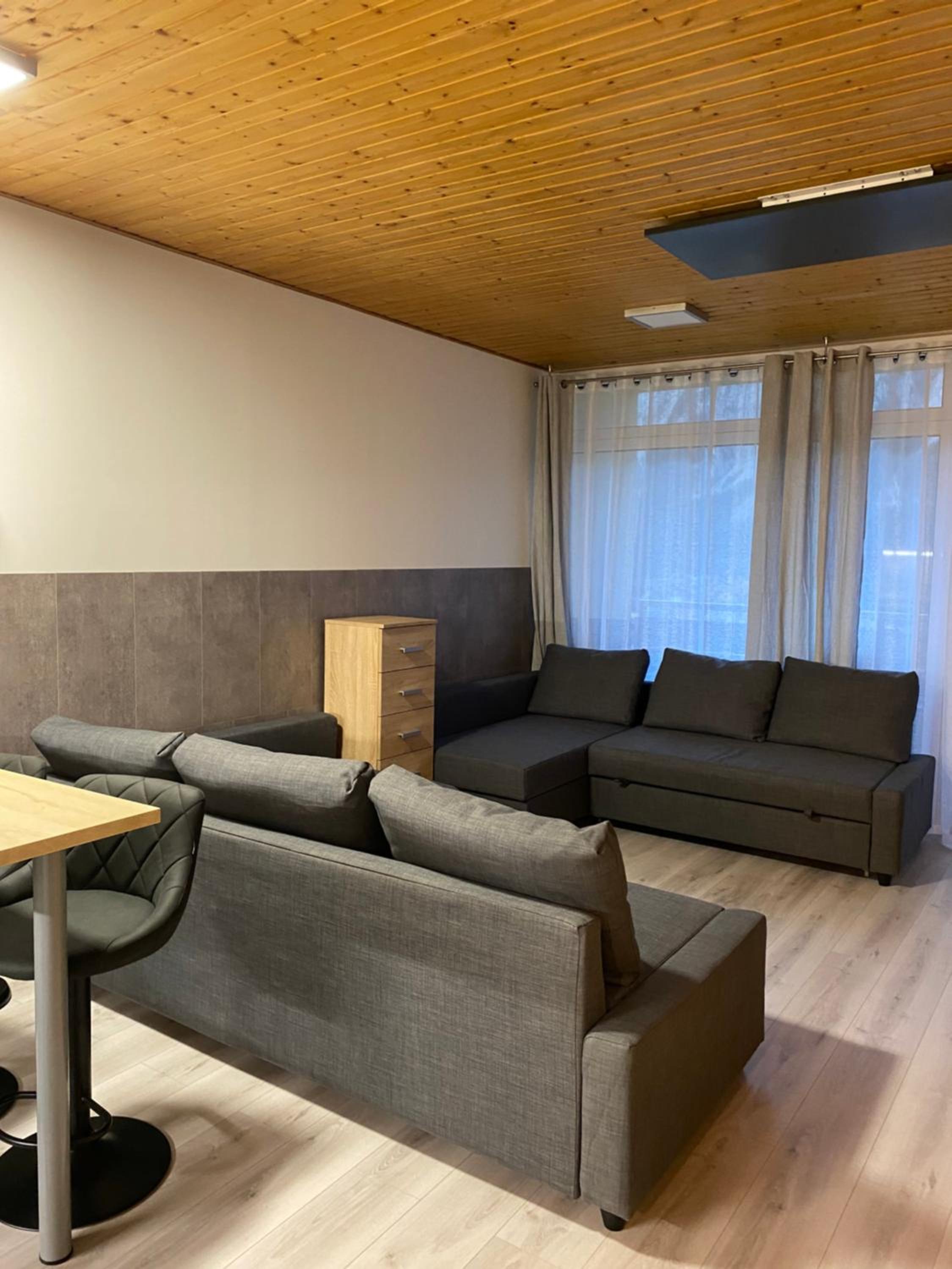 One-Bedroom Apartment photo 1