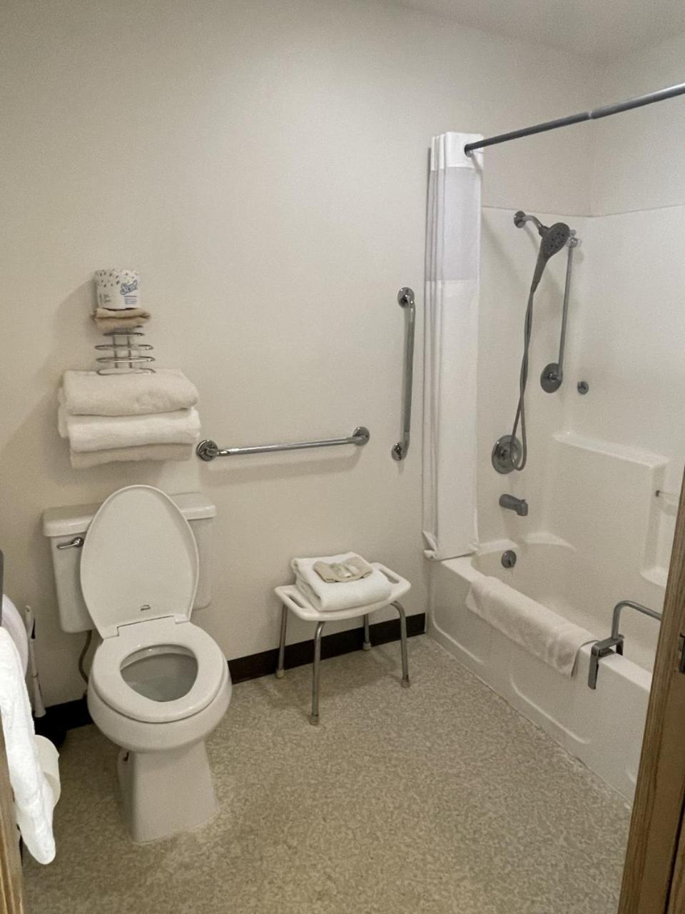 Double Room - Disability Access photo 2