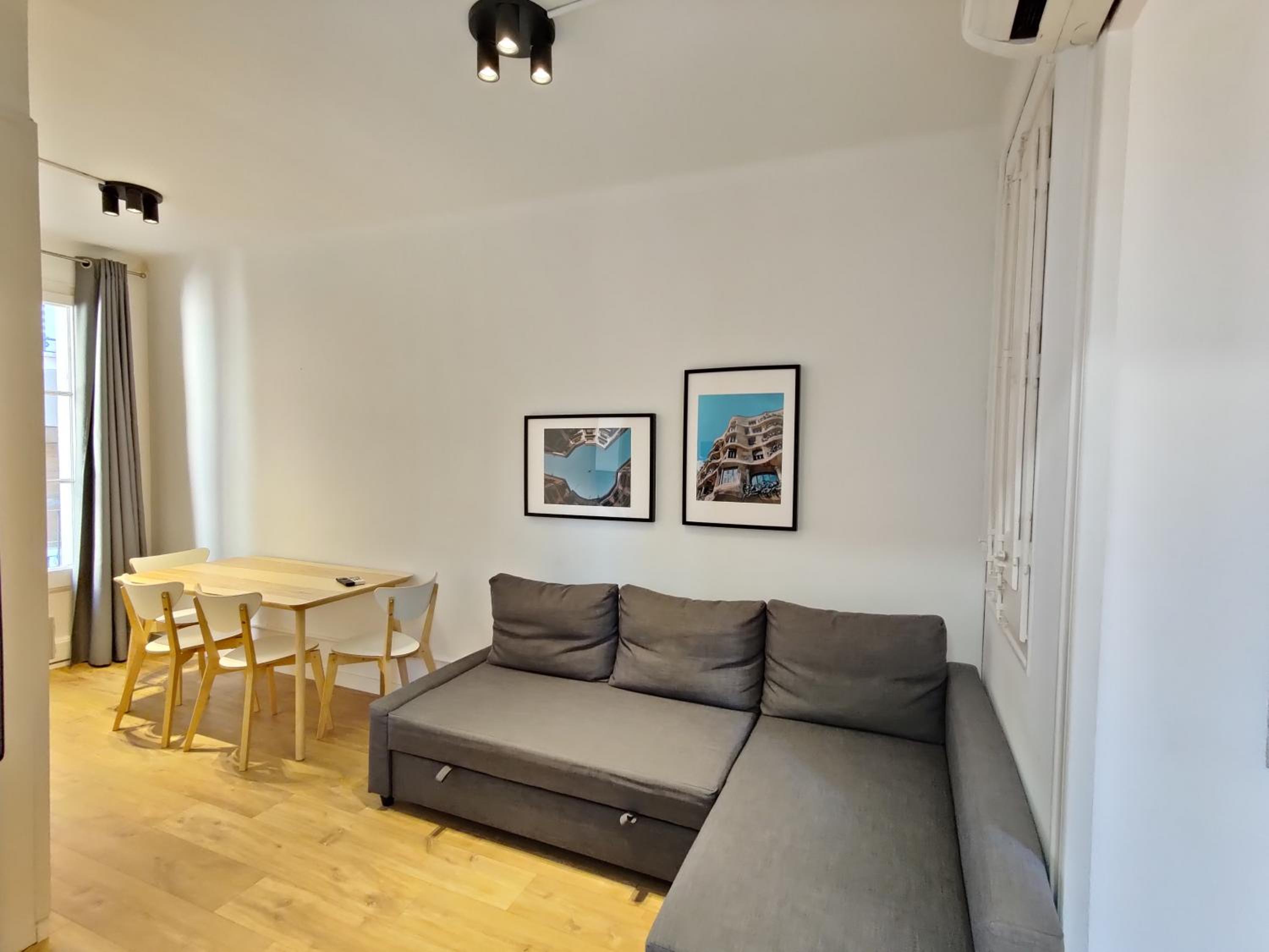 Apartment with Balcony photo 3