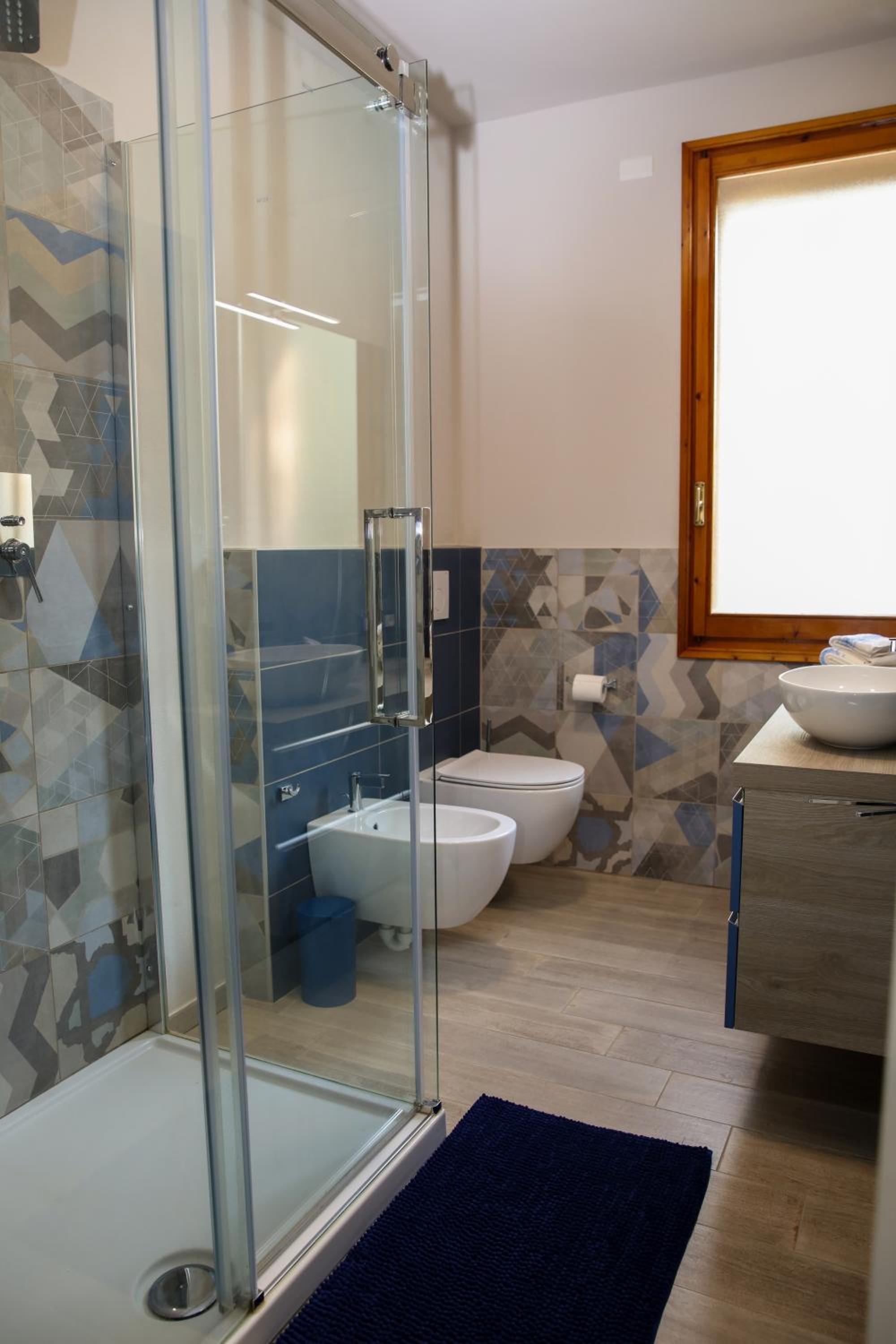 Quadruple Room with Private Bathroom photo 3