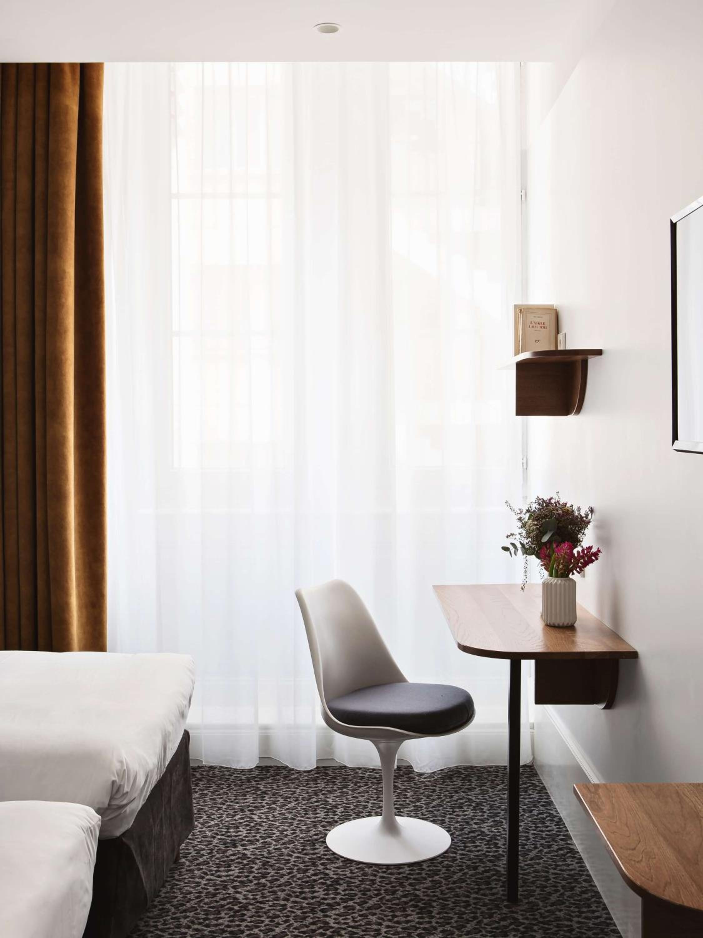 Comfort Twin Room thumbnail 6