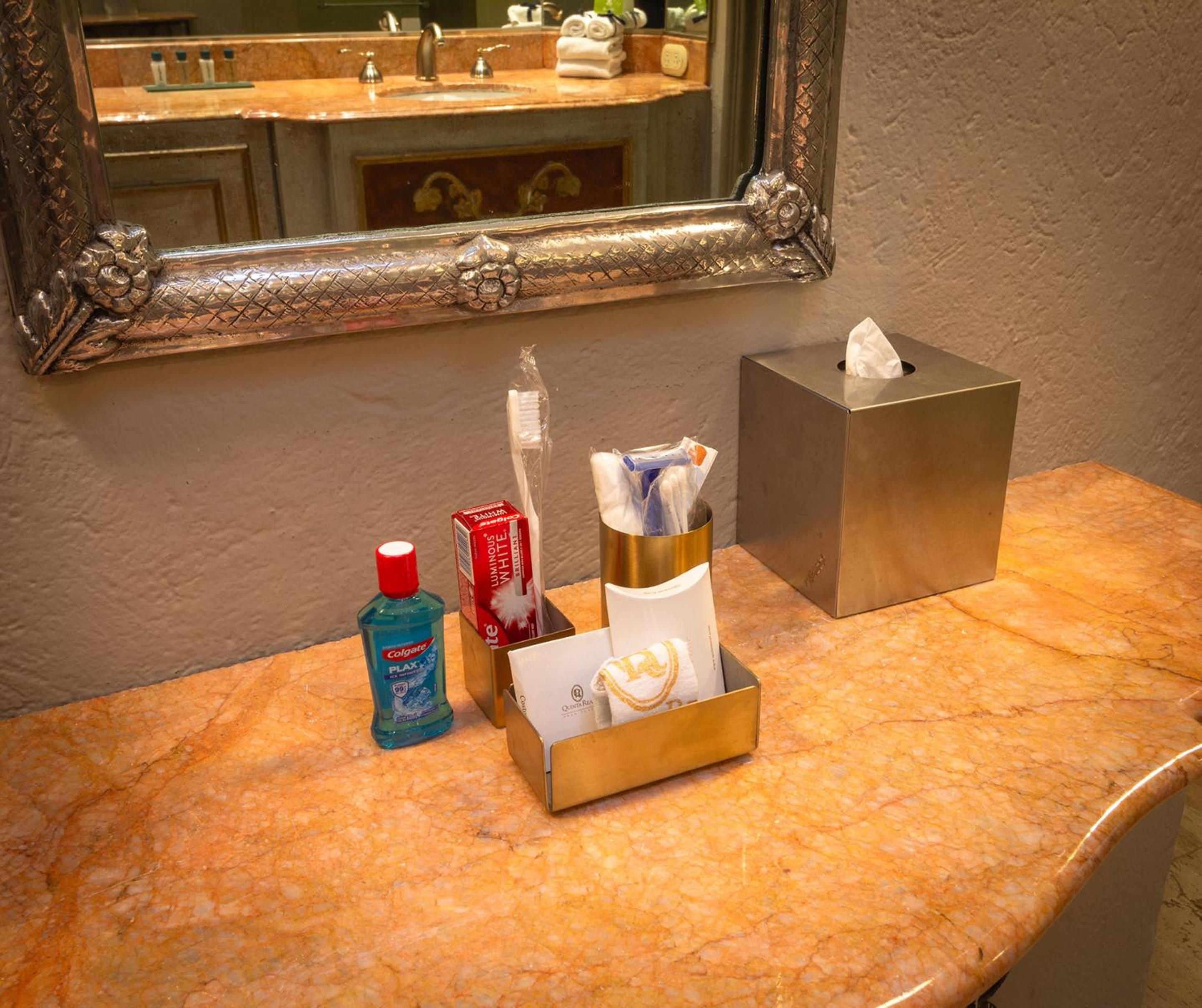 Grand Class King Suite - Photo 12